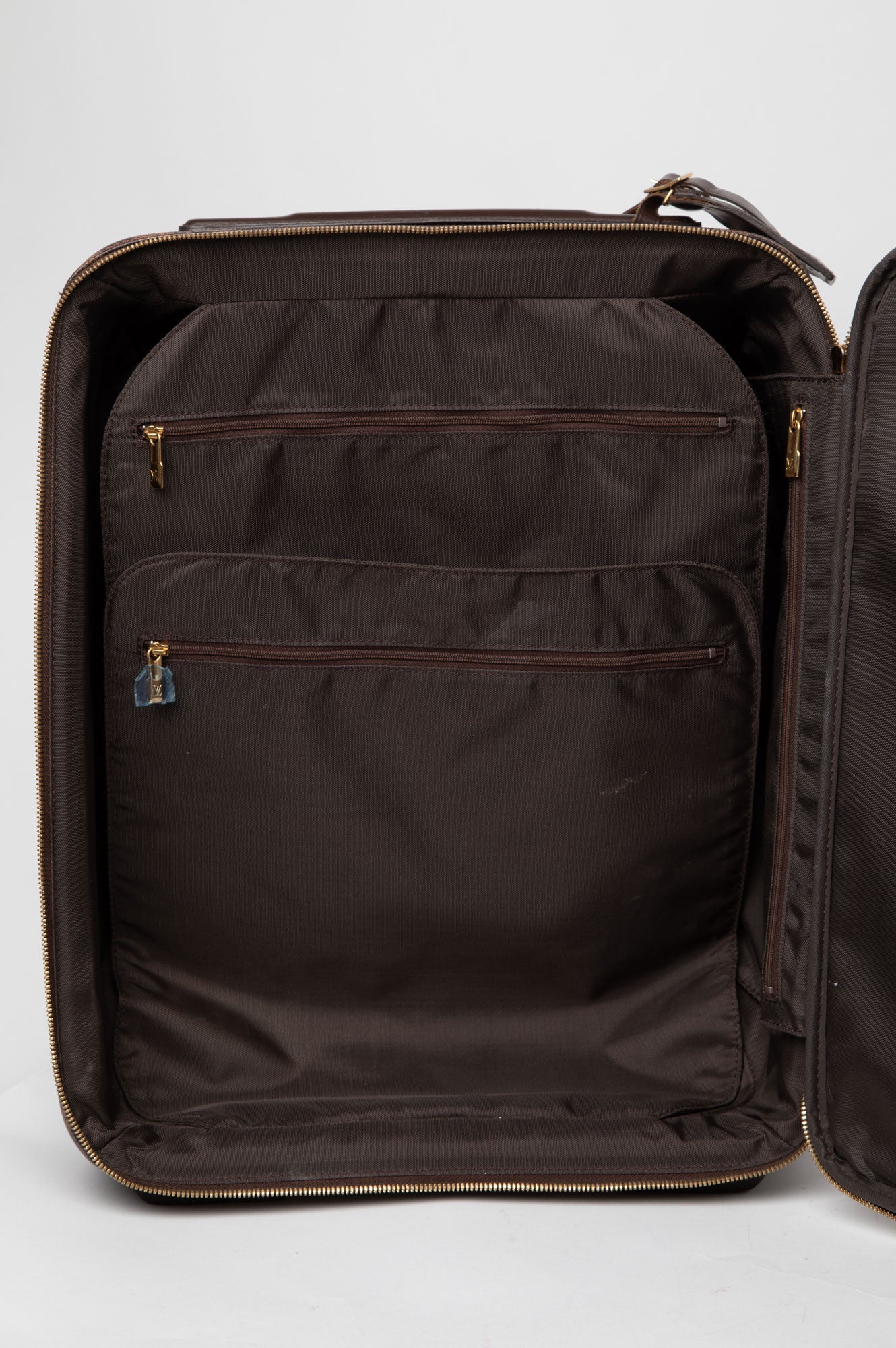 Louis Vuitton Damier Ebene
Pegase Trolley Suitcase inside