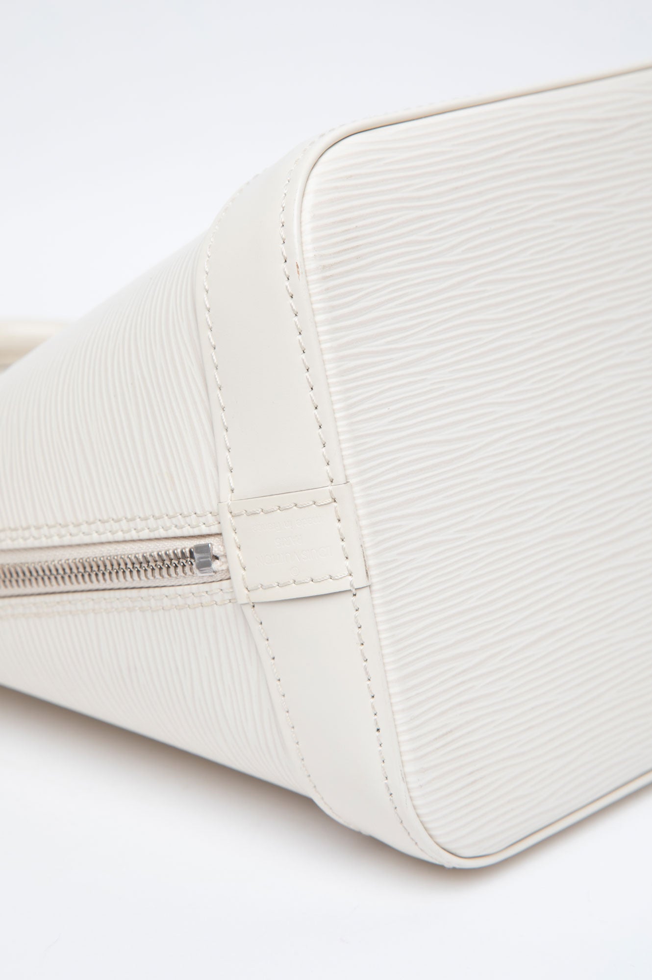 Louis Vuitton Cream Epi Alma PM