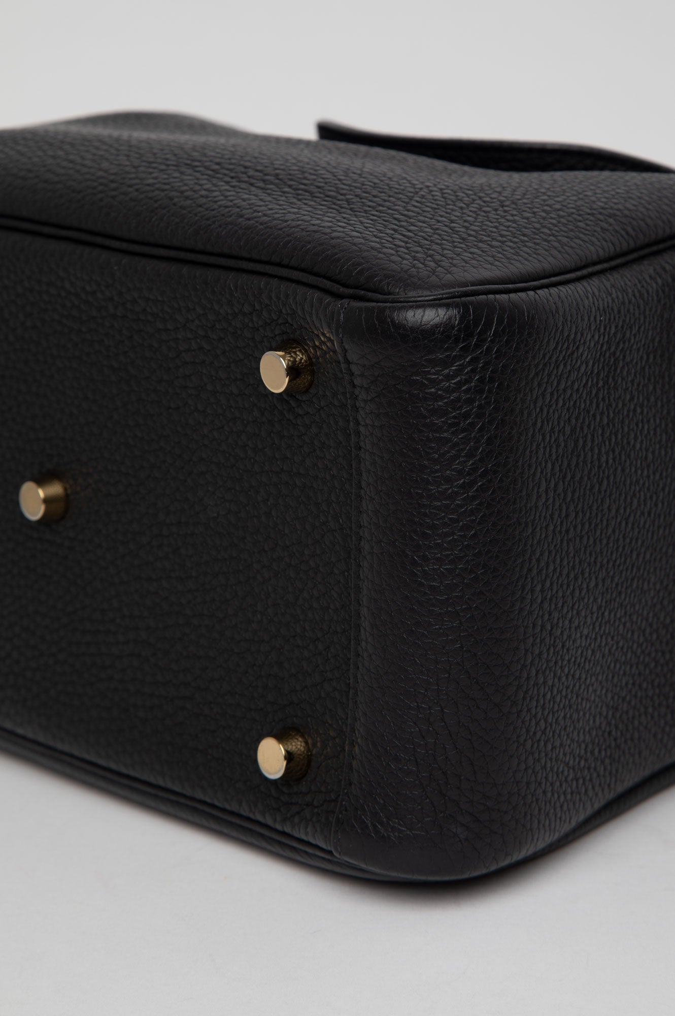 Hermes Black Lindy 26 Clemence GHW Bag