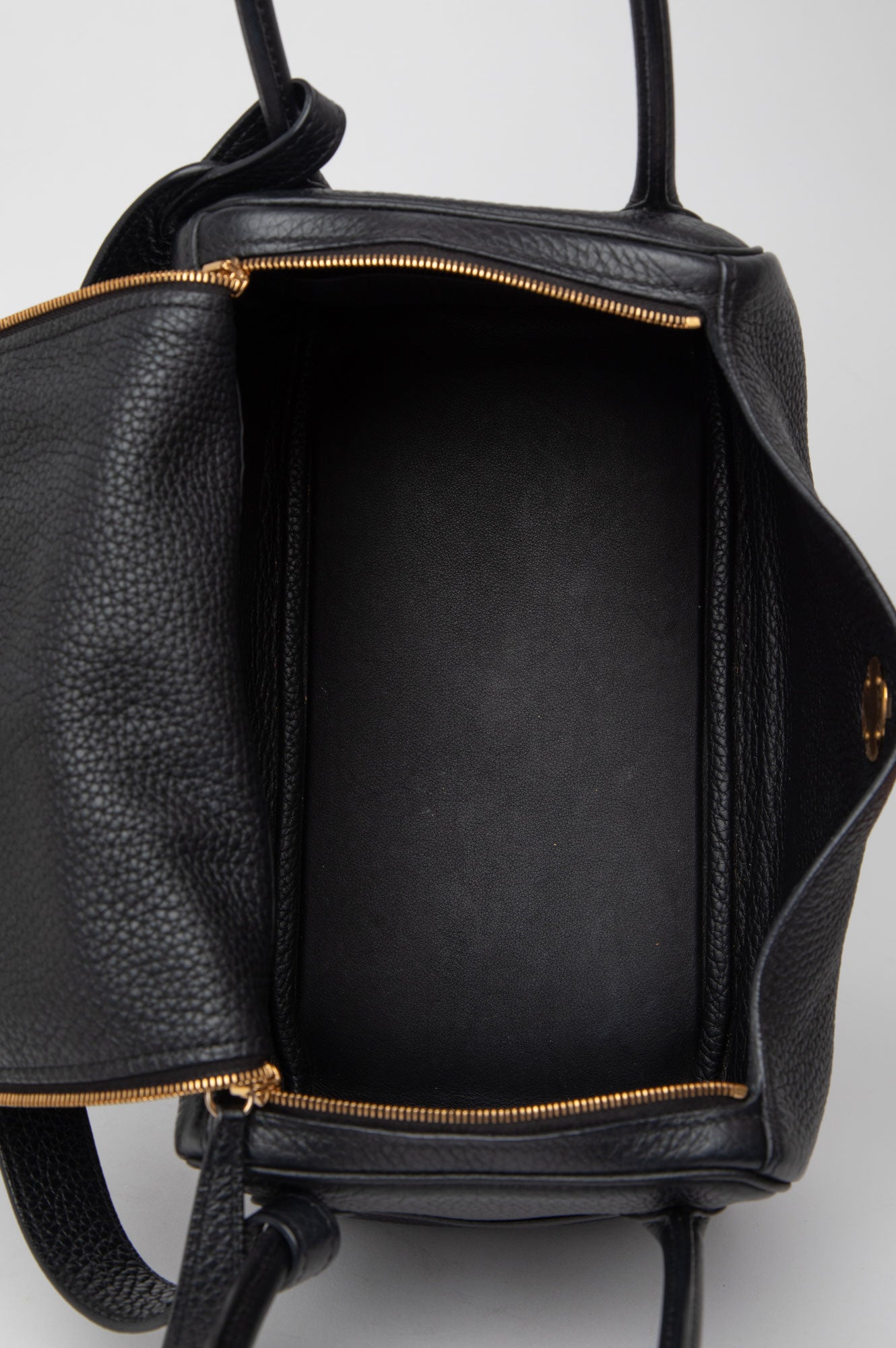 Hermes Black Lindy 26 Clemence GHW Bag