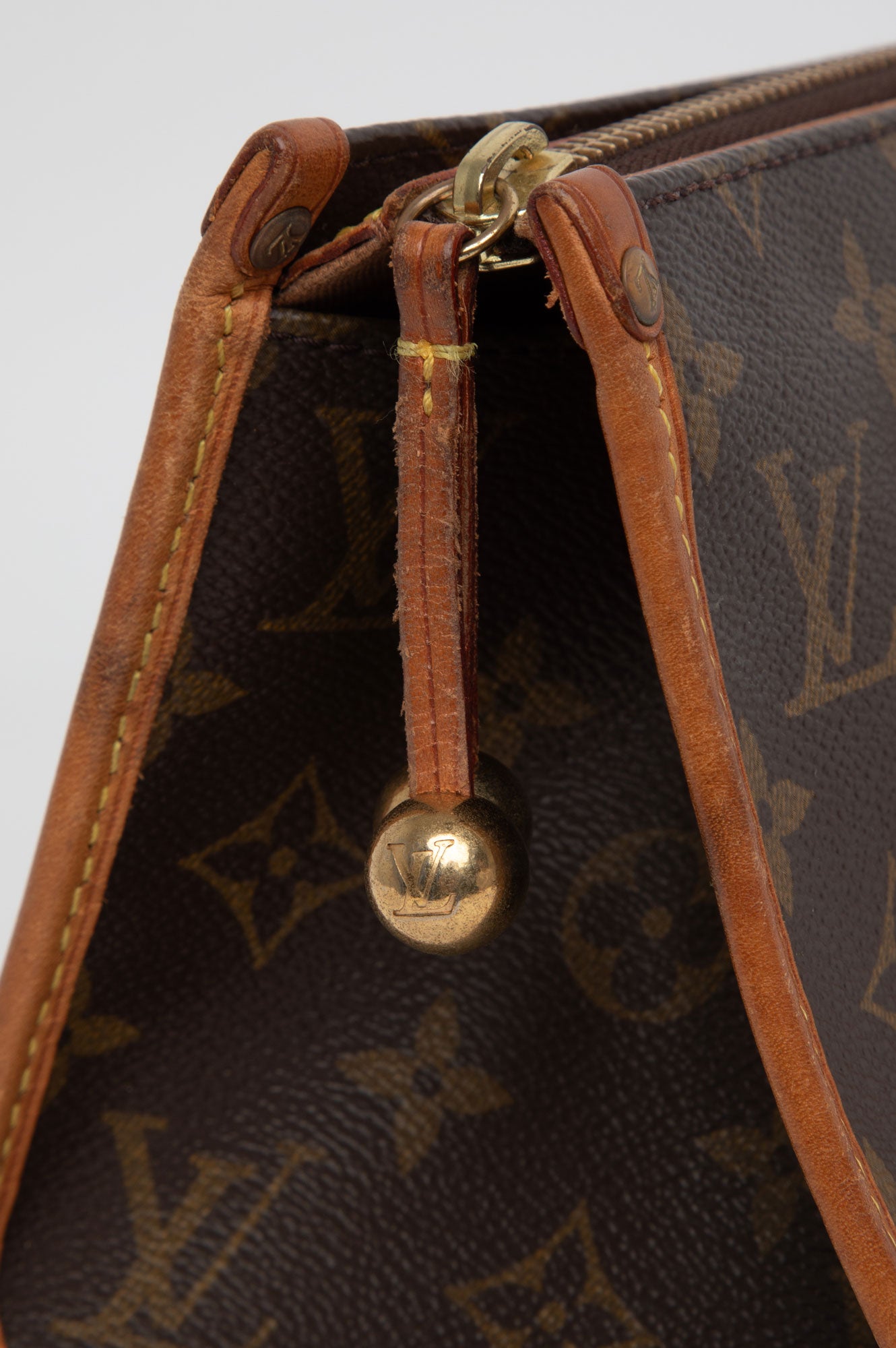 Title
Louis Vuitton Monogram Popincourt Bag