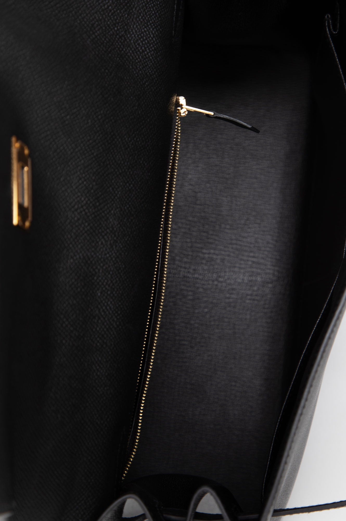 Hermes Kelly 32 Handbag Noir Ardennes with Gold Hardware
