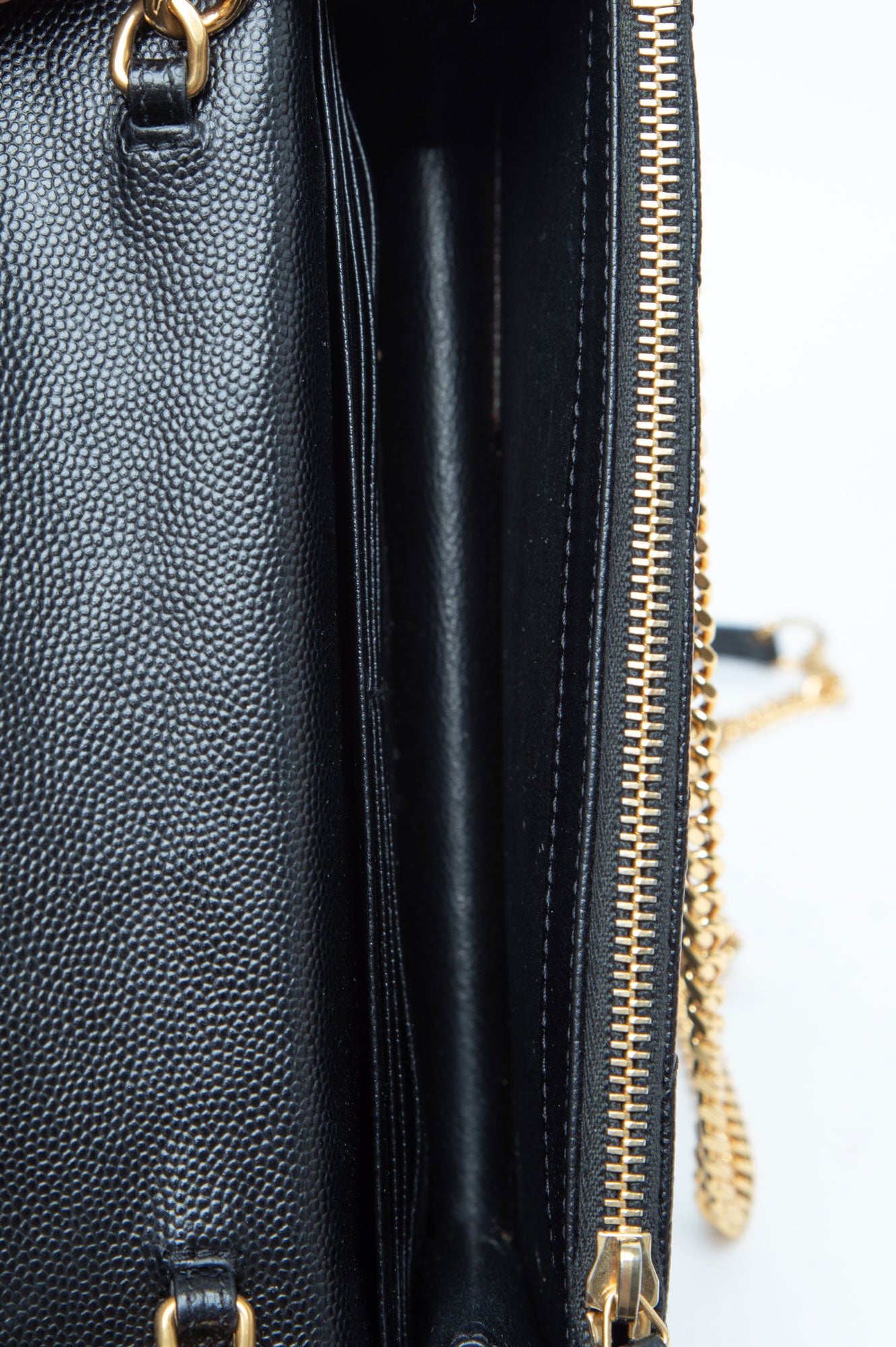 Saint Laurent Black Leather Classic Wallet On Chain