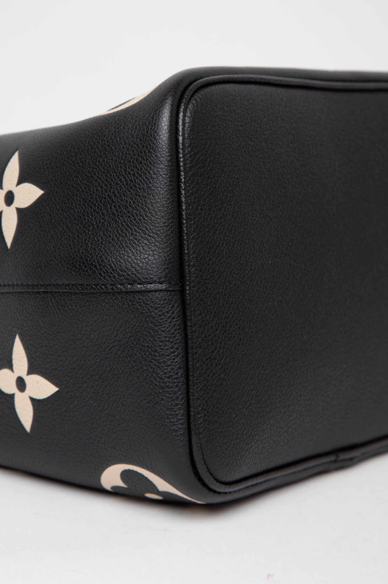 Louis Vuitton Neo Noe Monogram Empreinte MM