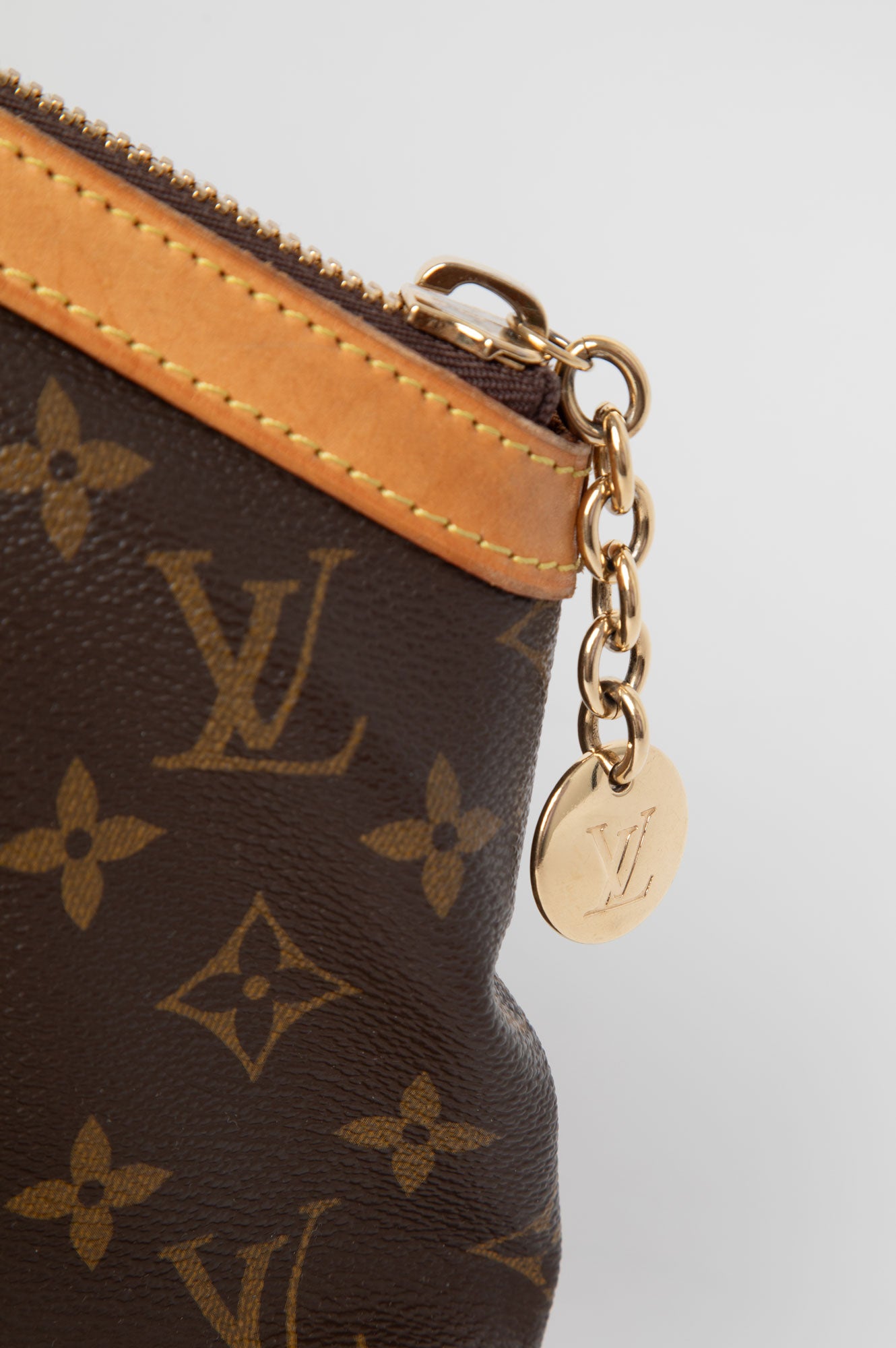 Louis Vuitton Tivoli GM Tote Bag