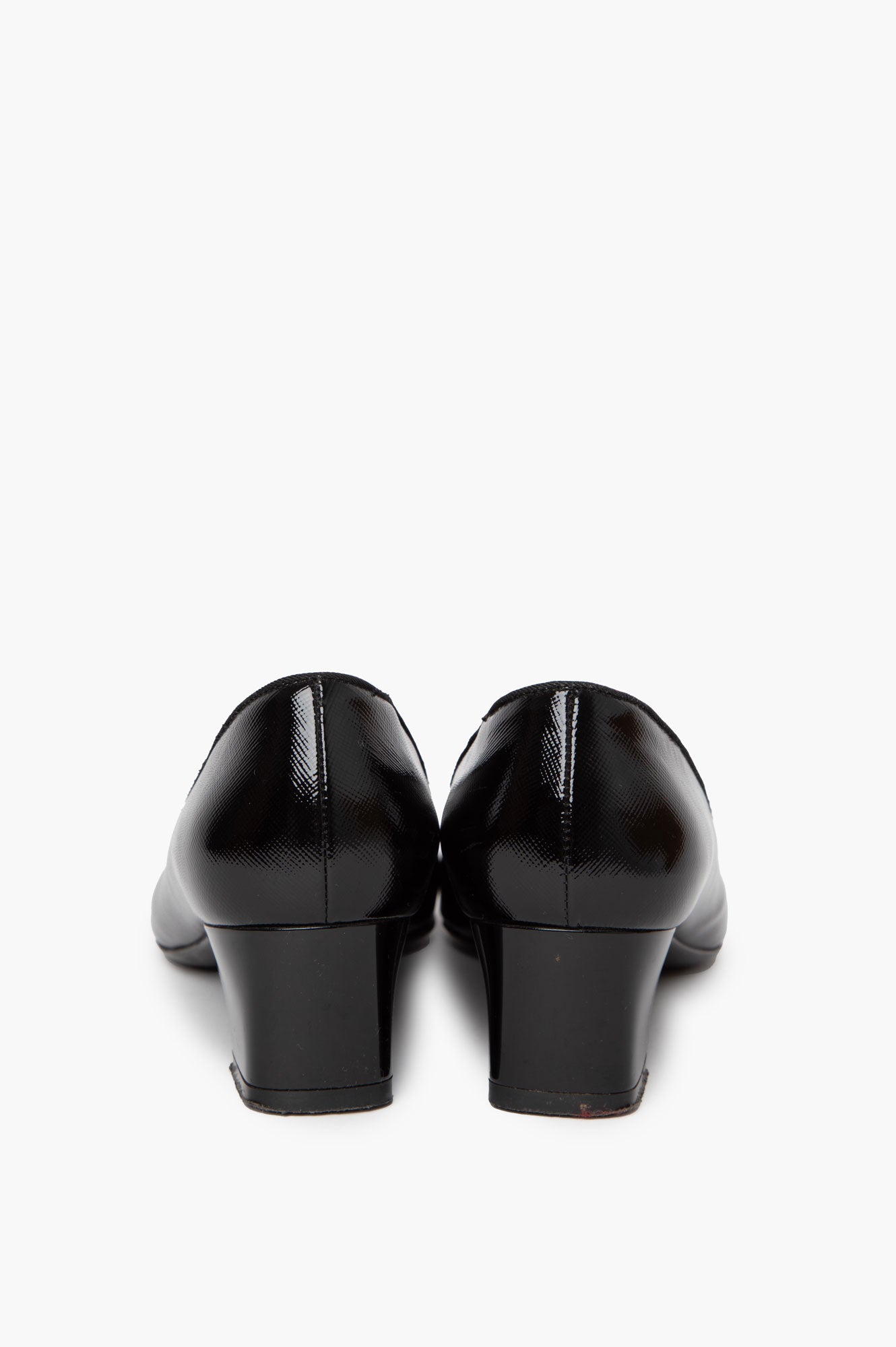 Salvatore Ferragamo Black Patent Flat Size 7