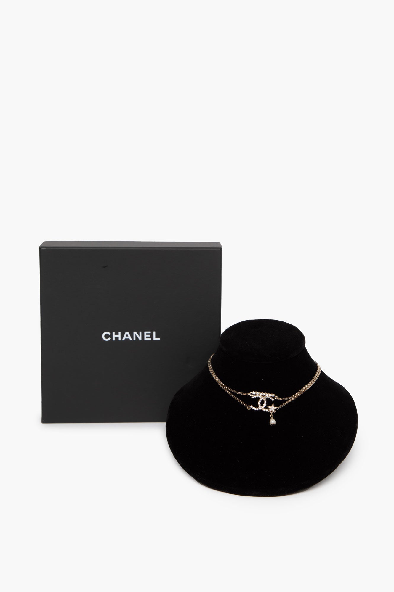 Chanel 2022 CC Logo Star Necklace