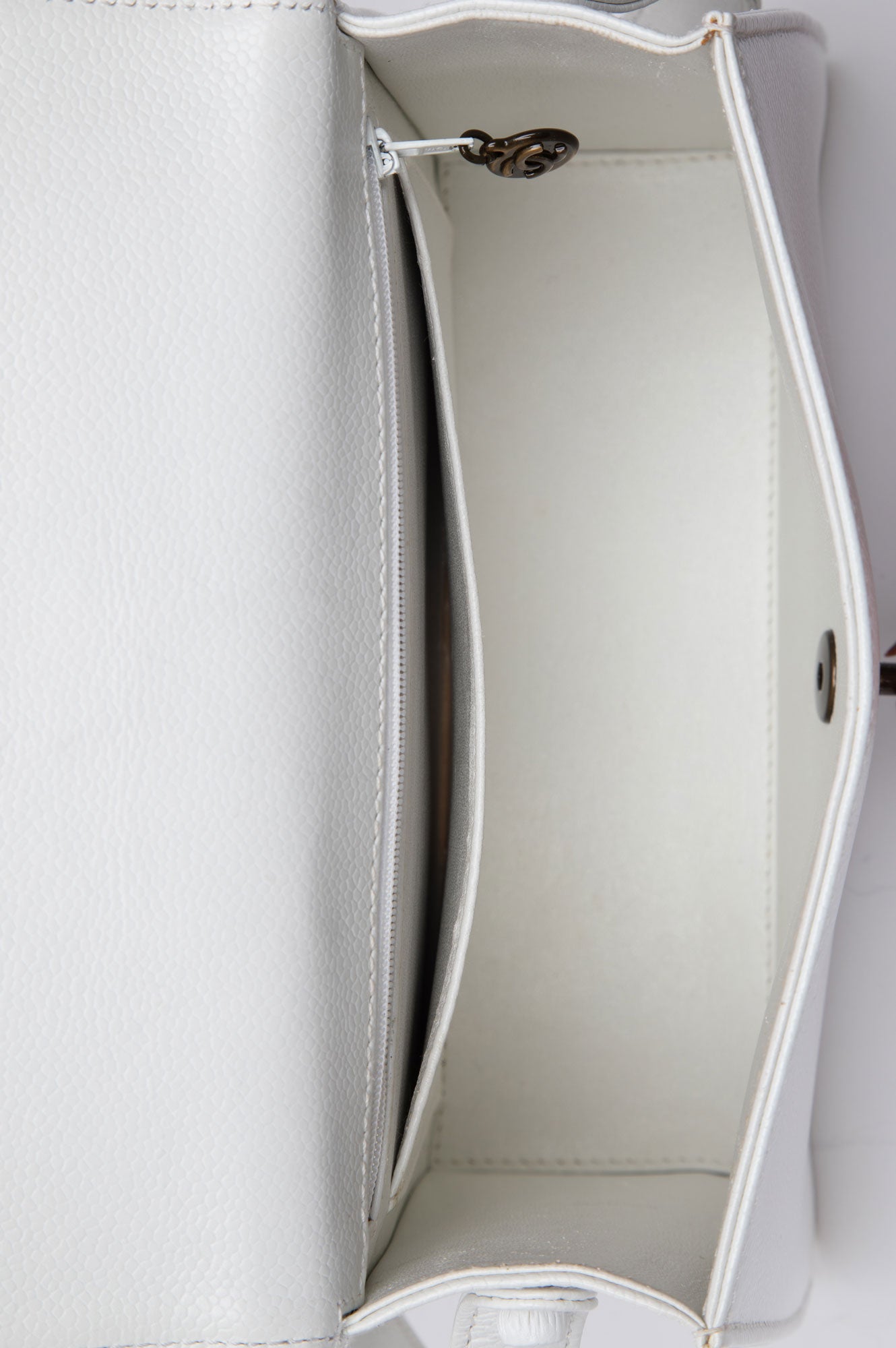 Chanel 1997-1999 White Caviar Flap Shoulder Bag