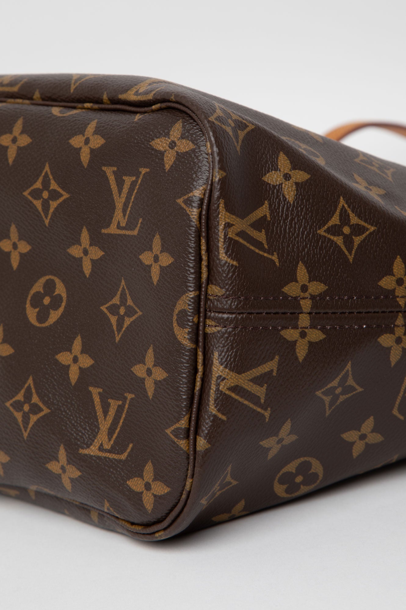 Louis Vuitton Monogram Neverfull MM Tote Bag