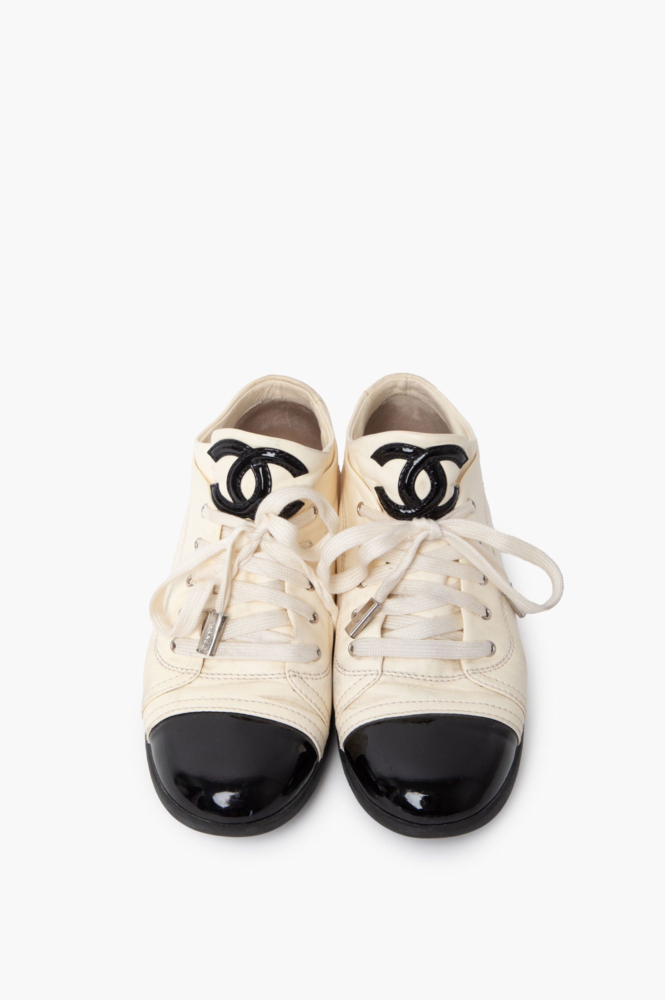 Chanel Cream Black CC Cap Toe Leather Shoes Size 38.5