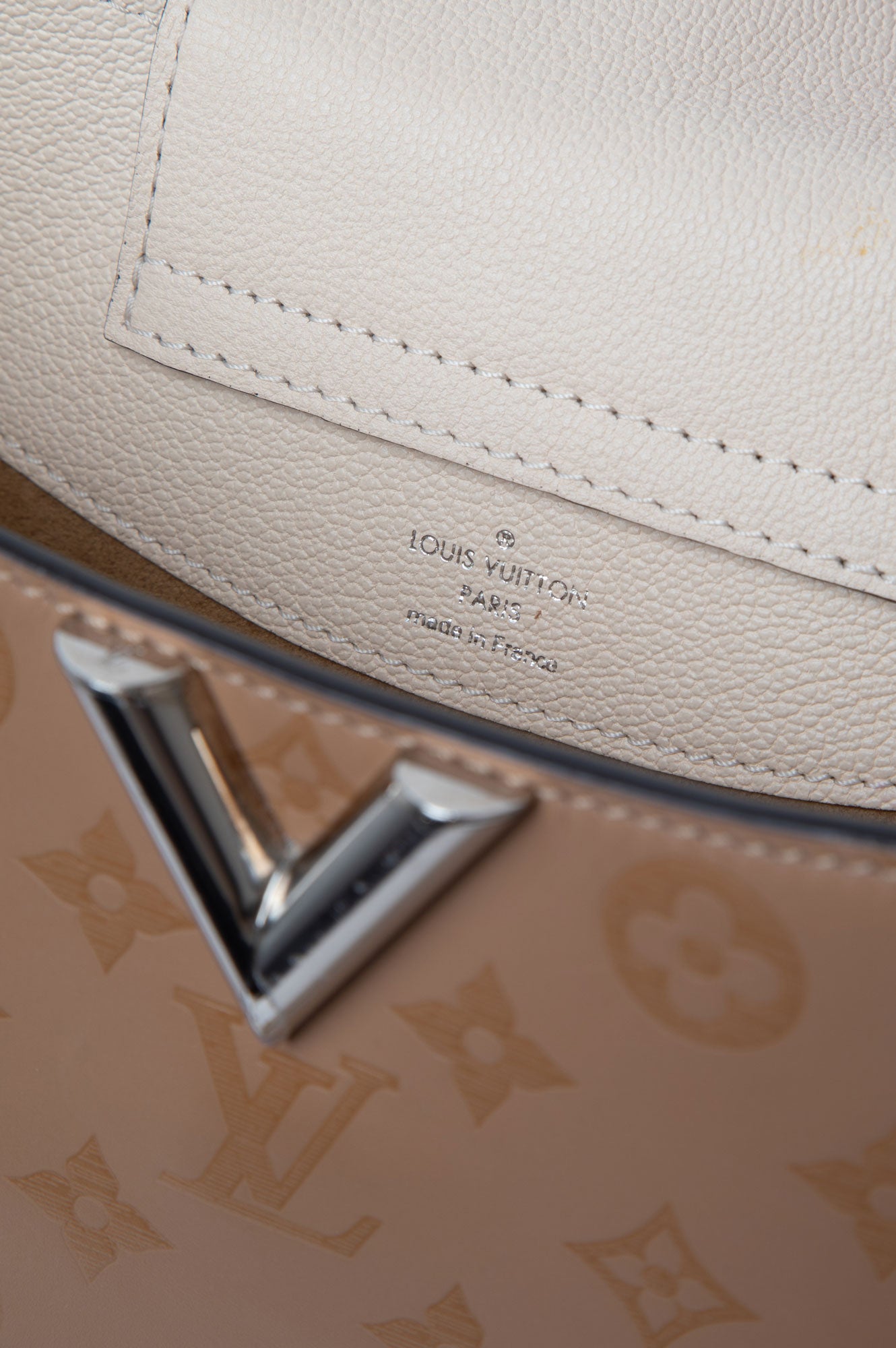 Louis Vuitton Cuir Ecume Very Hobo Bag