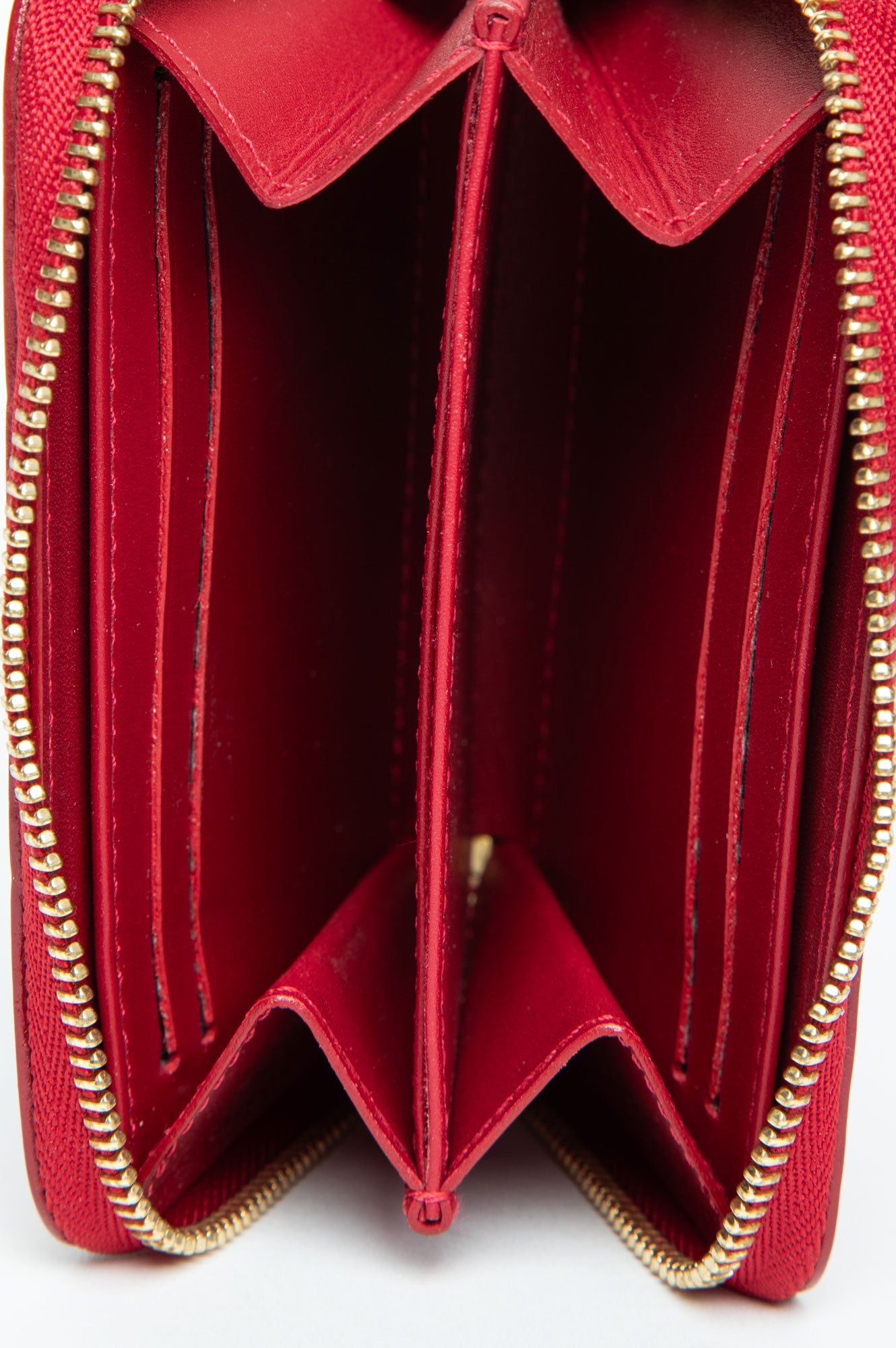 Louis Vuitton Red Pearl Vernis Zippy Wallet