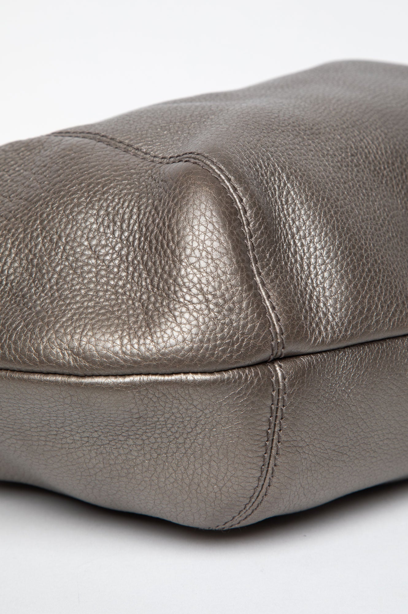 Gucci Metallic Pewter Pebbled Leather Techno Horsebit Hobo Bag