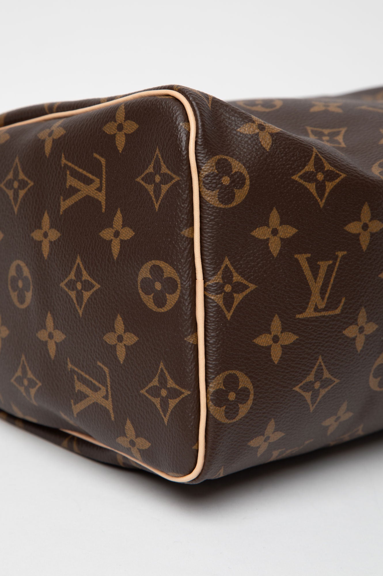 Louis Vuitton Monogram Speedy 25 Handbag
