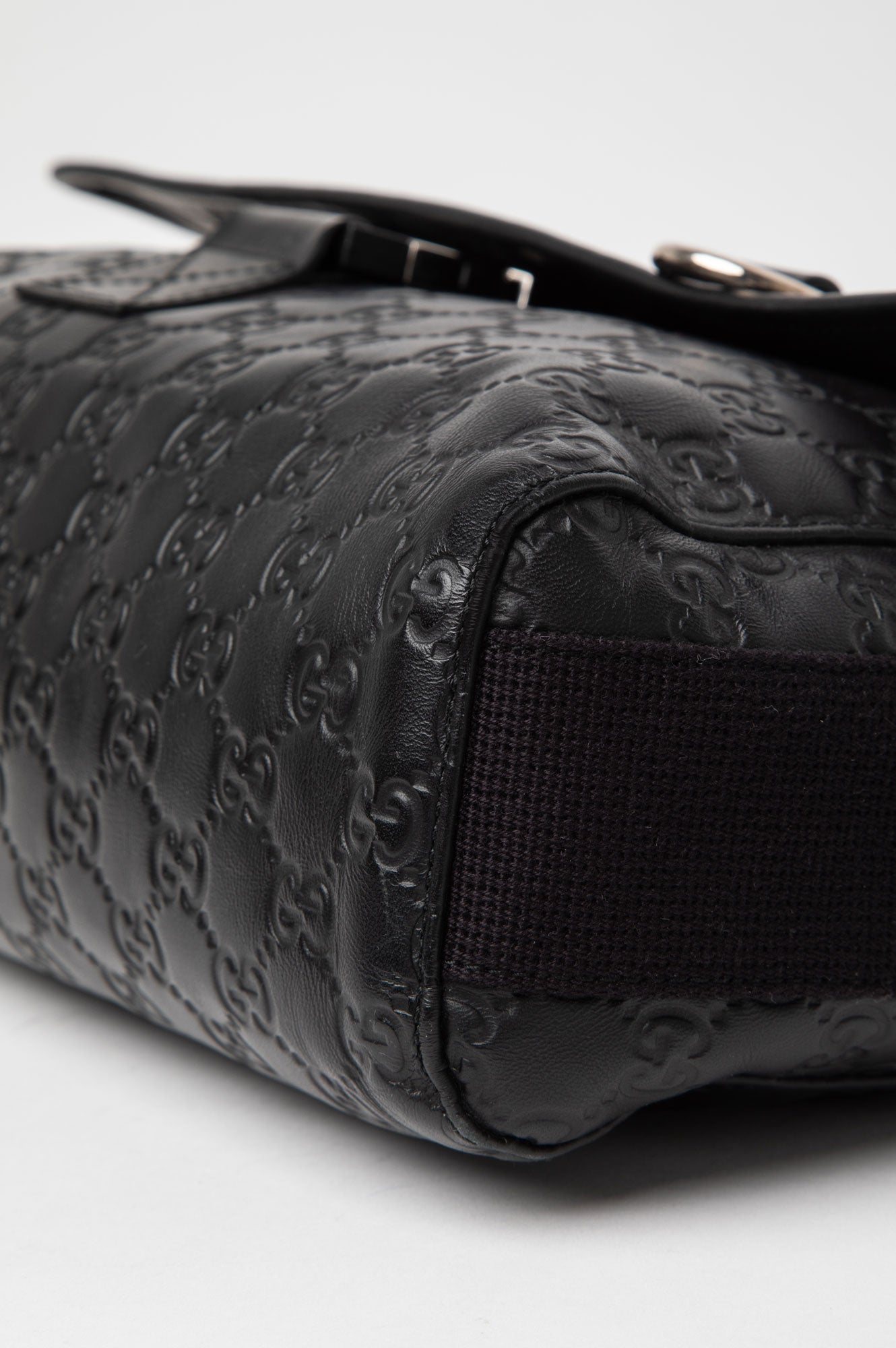 Gucci Black Guccissima Rubber Medium Messenger Bag