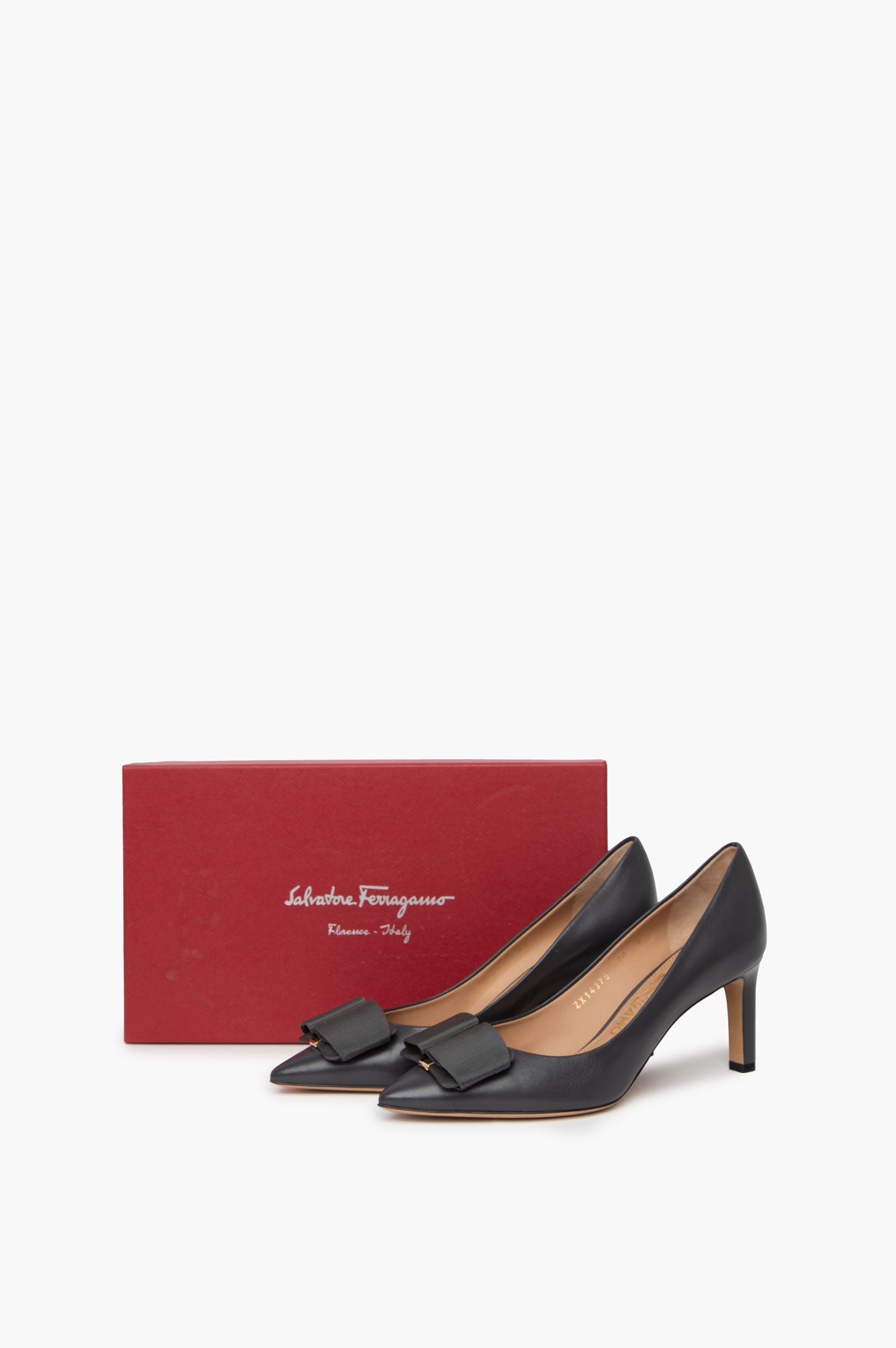 Salvatore Ferragamo Black Mimi Leather Bow Pumps Size 37