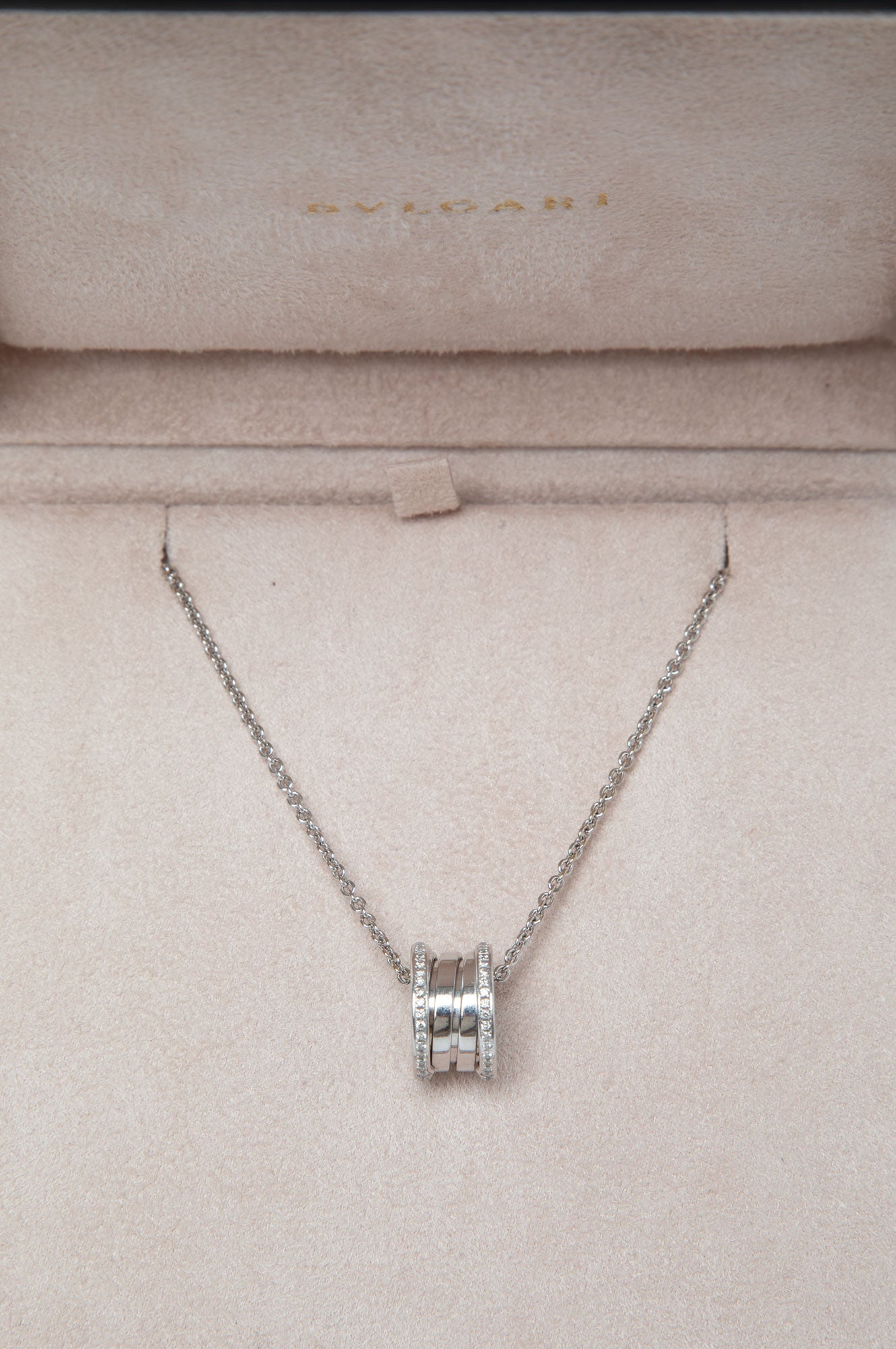 BVLGARI B.zero1 Necklace with 18K White Gold Pendant Set