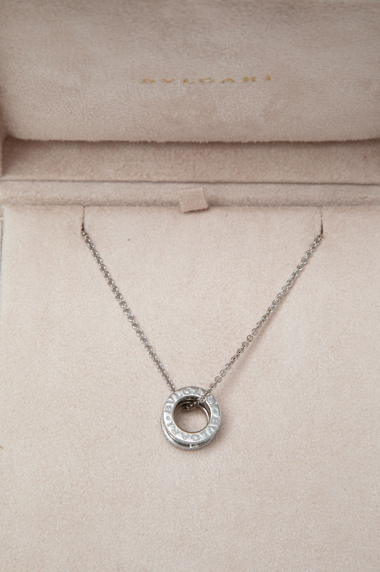 BVLGARI B.zero1 Necklace with 18K White Gold Pendant Set
