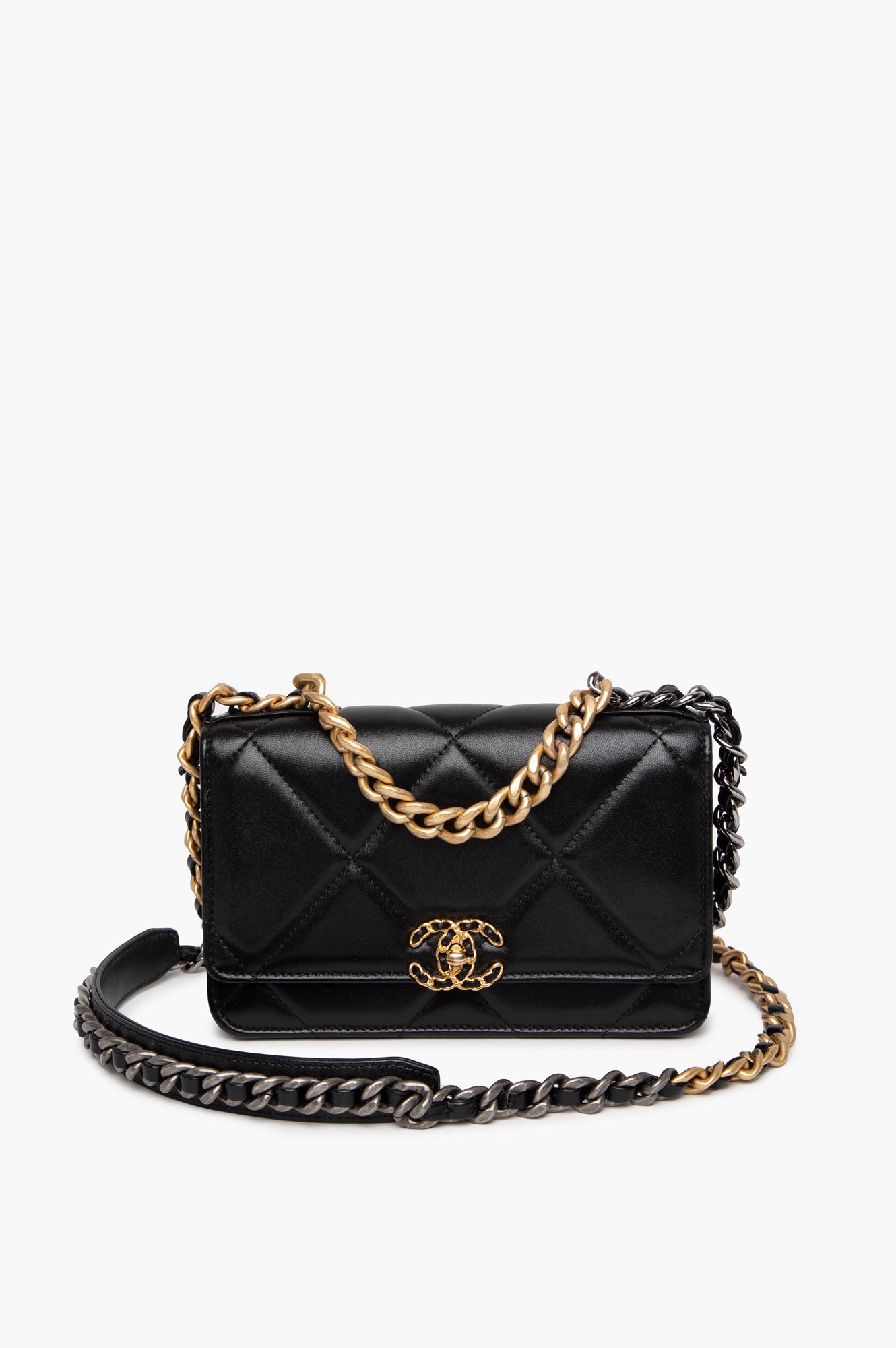 Chanel 19 Wallet on Chain