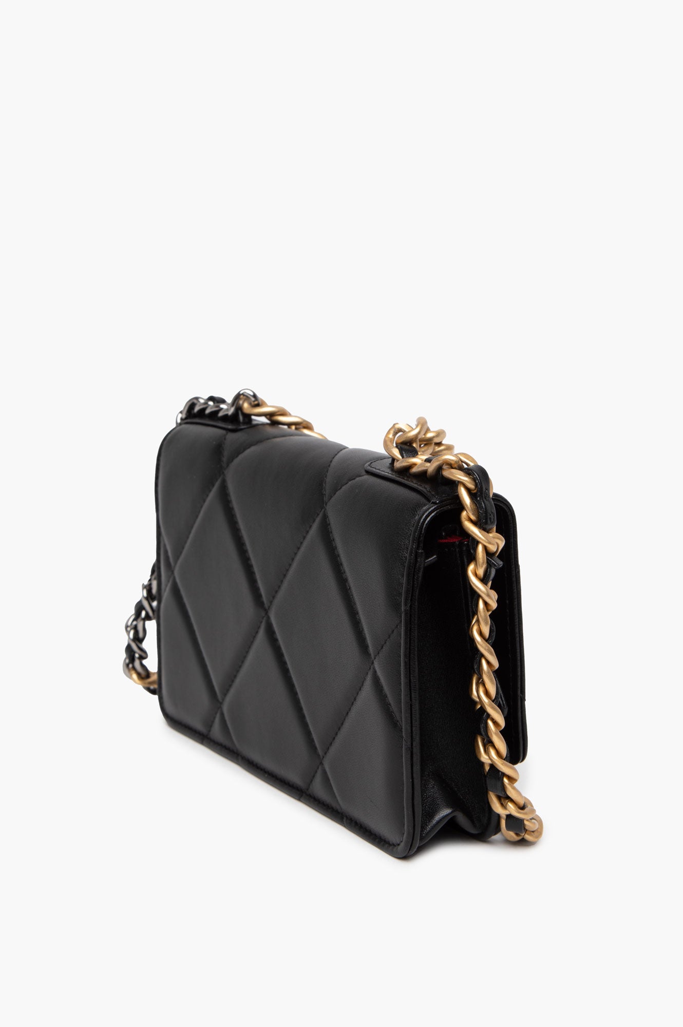 Chanel 19 Wallet on Chain