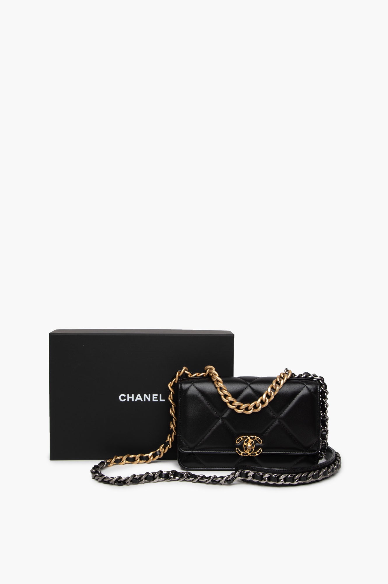 Chanel 19 Wallet on Chain