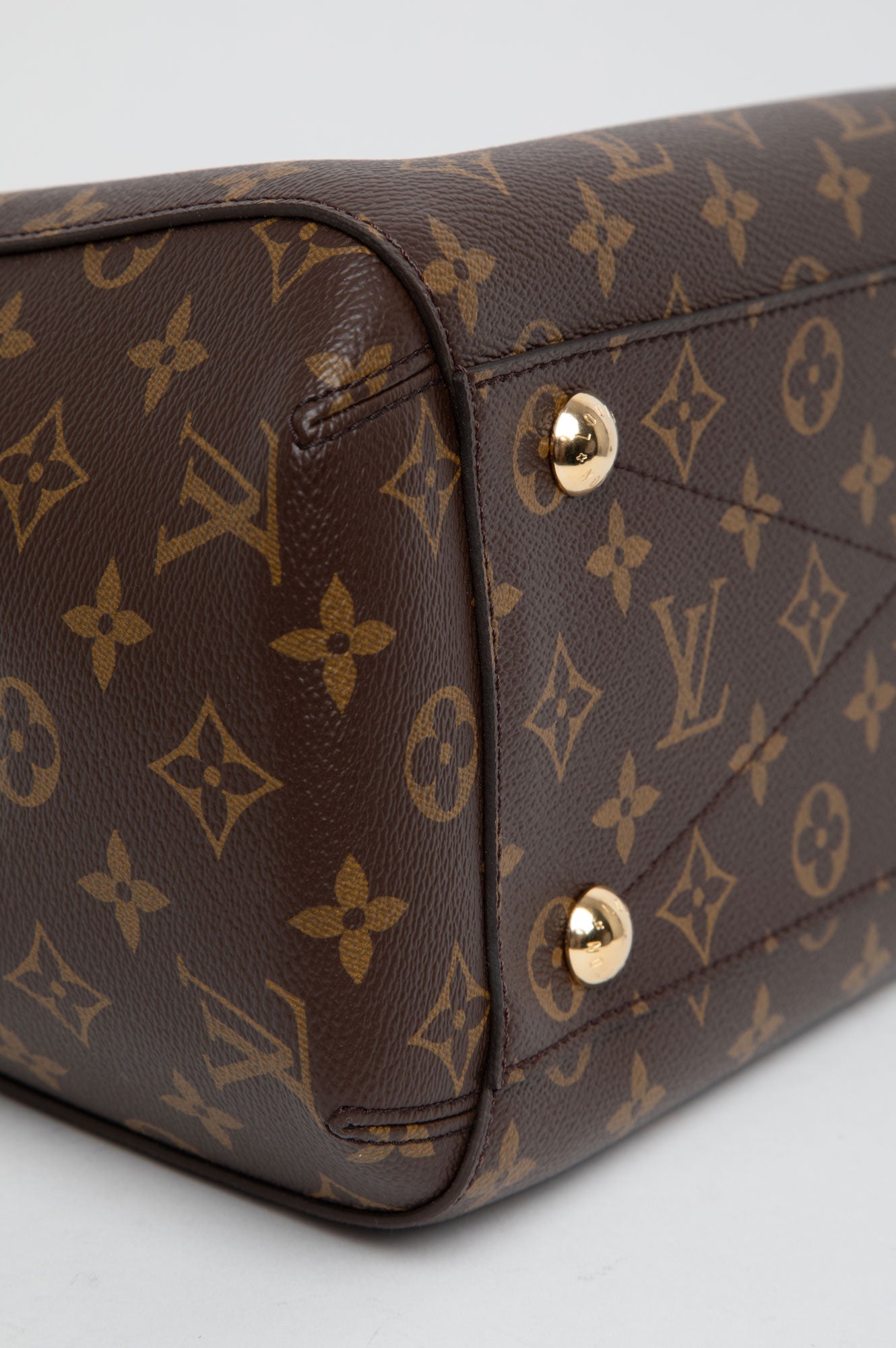 Louis Vuitton Monogram Montaigne MM Bag