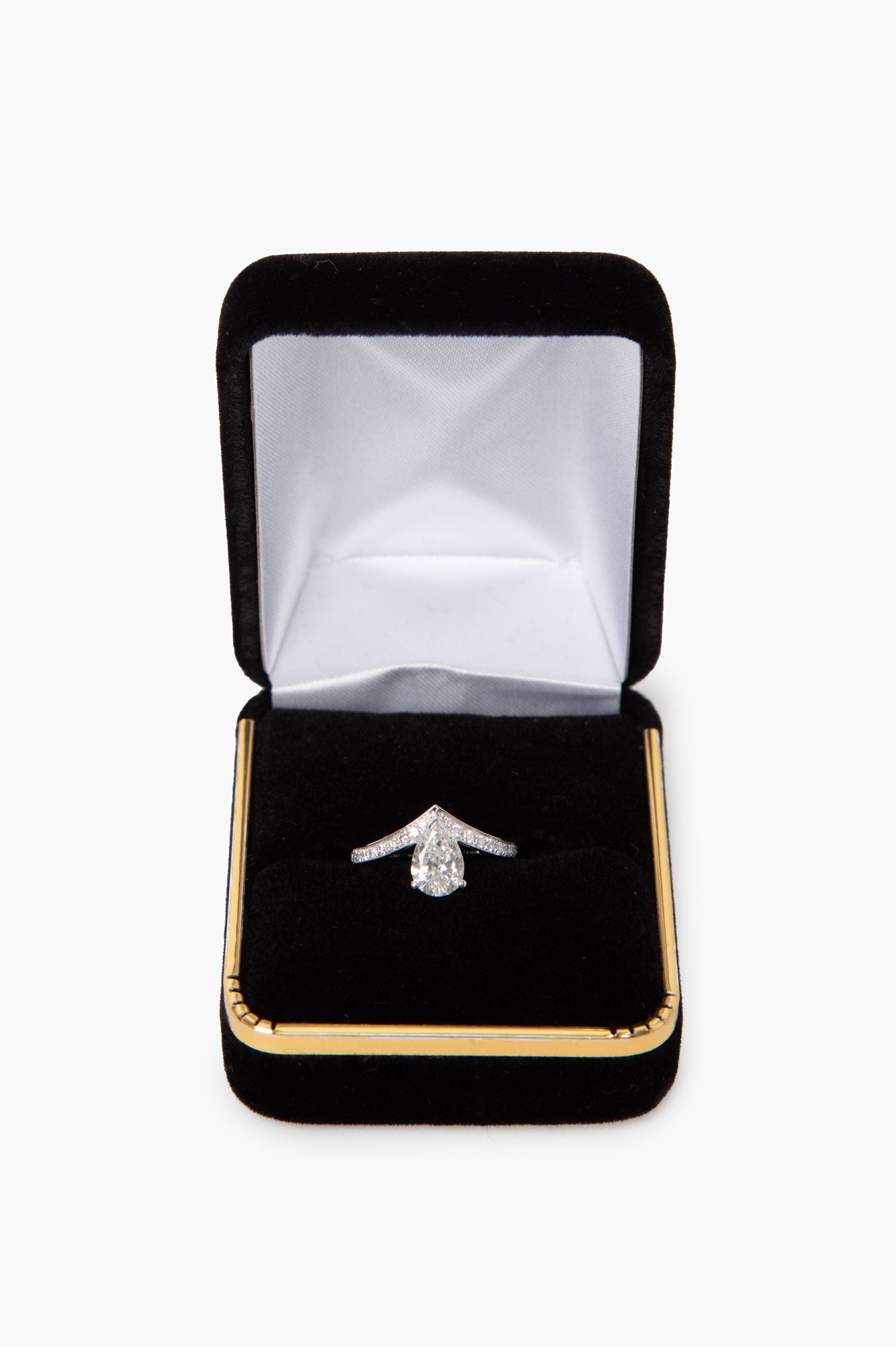 Joséphine Aigrette Wedding Platinum Diamond Ring