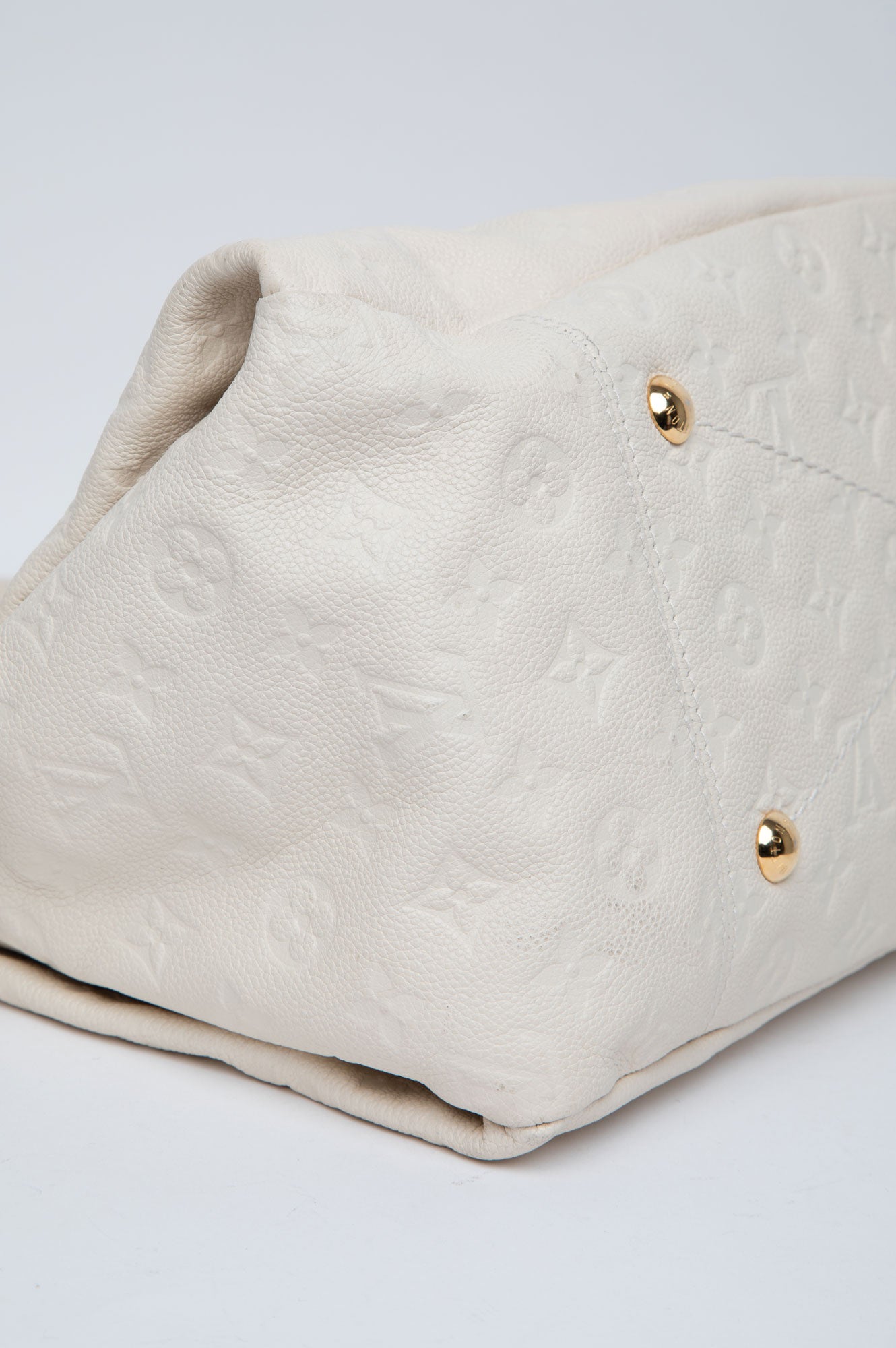 Louis Vuitton White Artsy MM Tote Bag