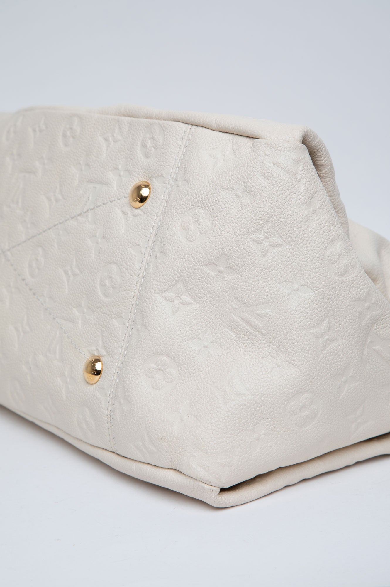 Louis Vuitton White Artsy MM Tote Bag