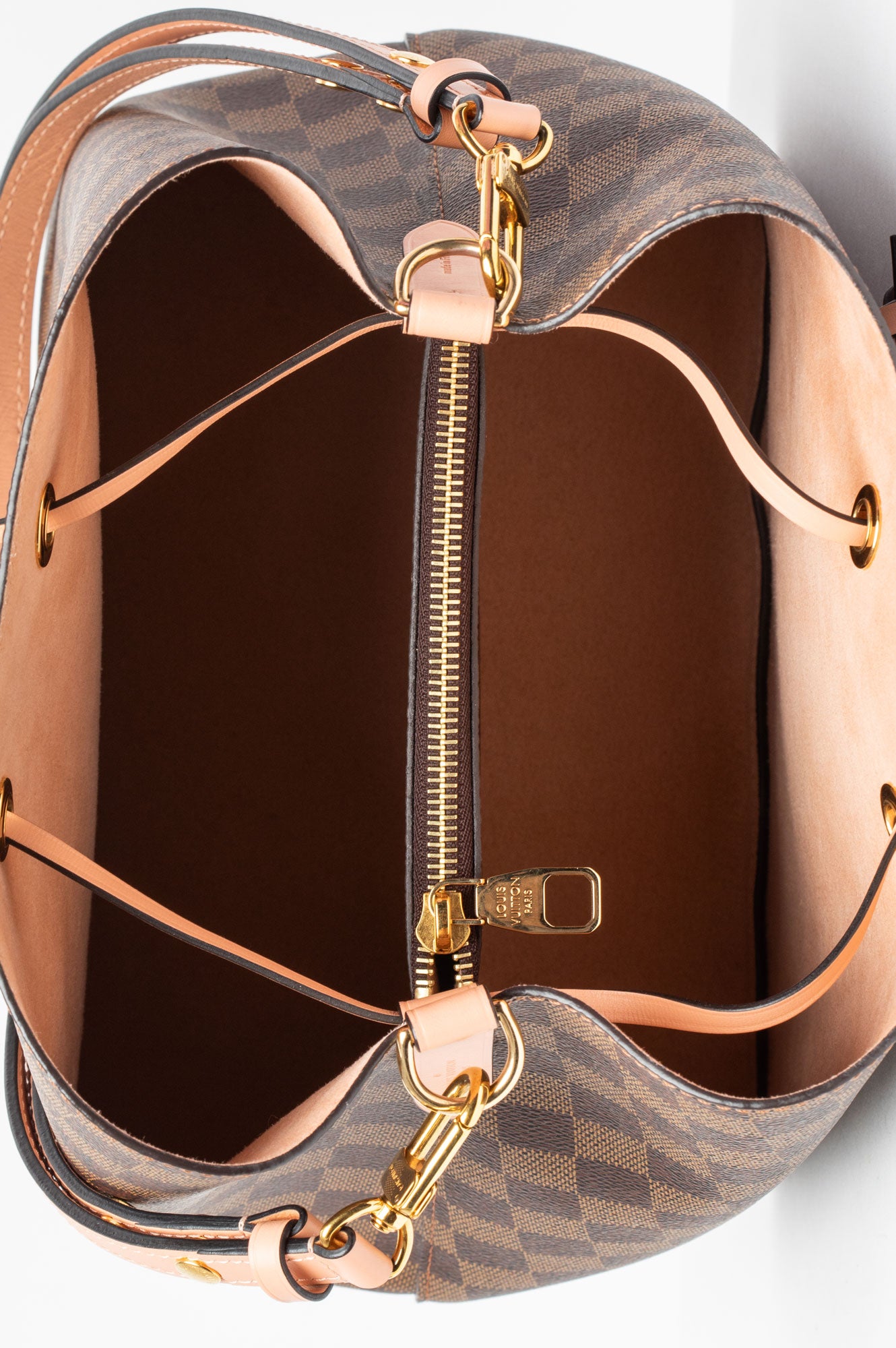 Louis Vuitton Pink Damier Ebene Néo Noé MM Bag