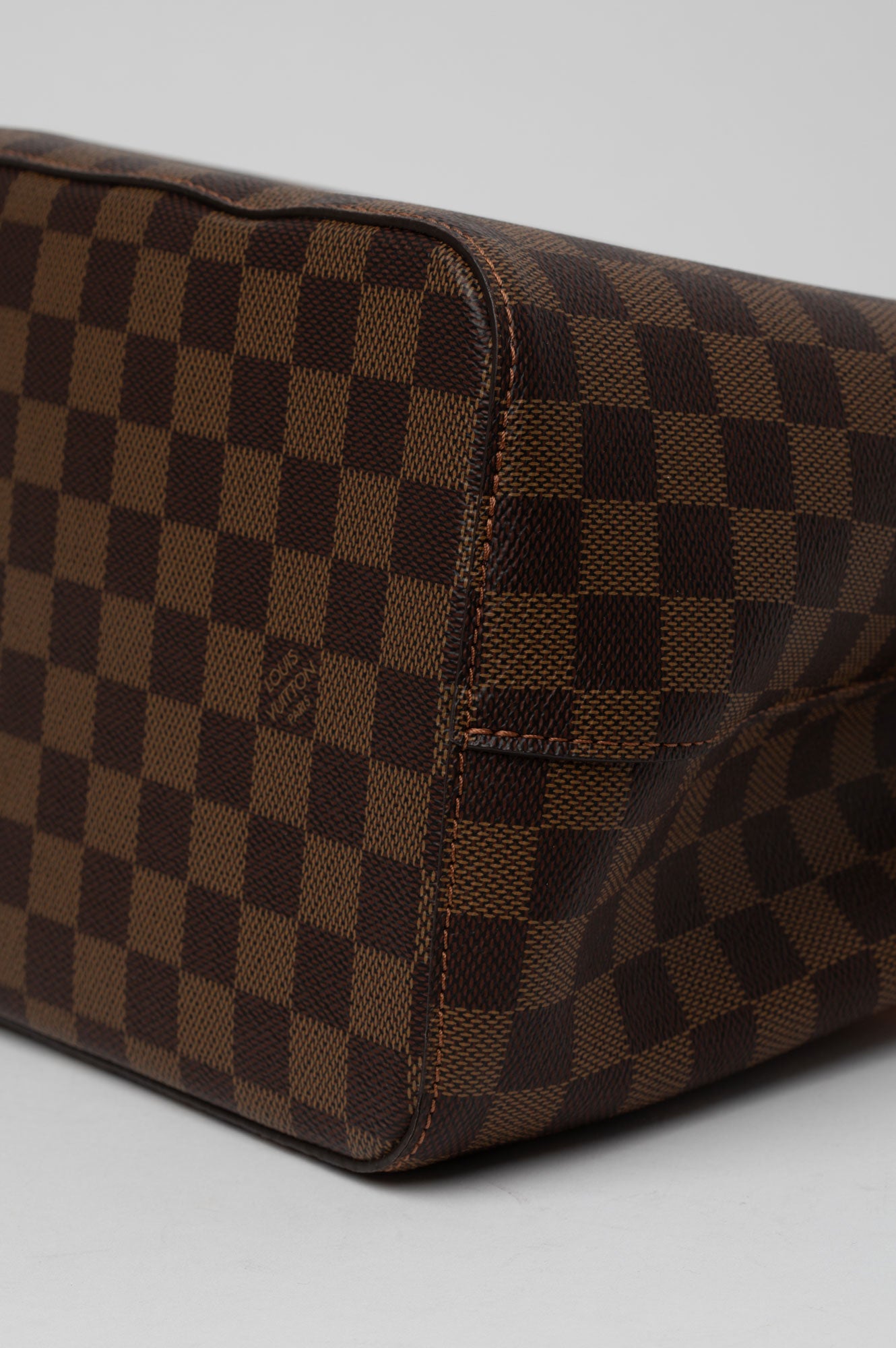 Louis Vuitton Pink Damier Ebene Néo Noé MM Bag