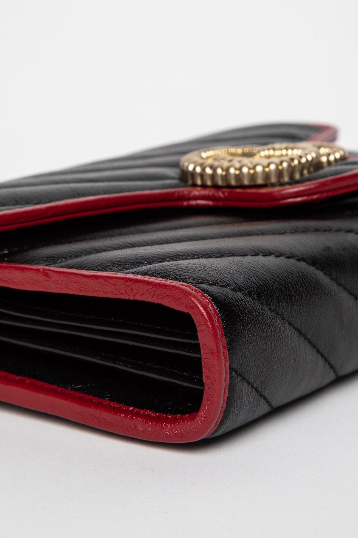 Gucci Matelessé Torchon GG Marmont Chain Wallet