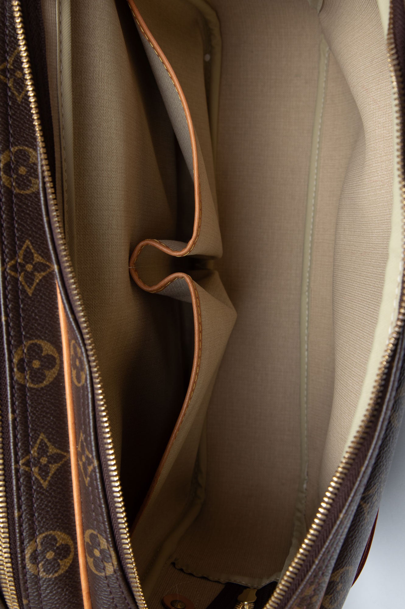 Louis Vuitton Brown Monogram Repoter GM Bag
