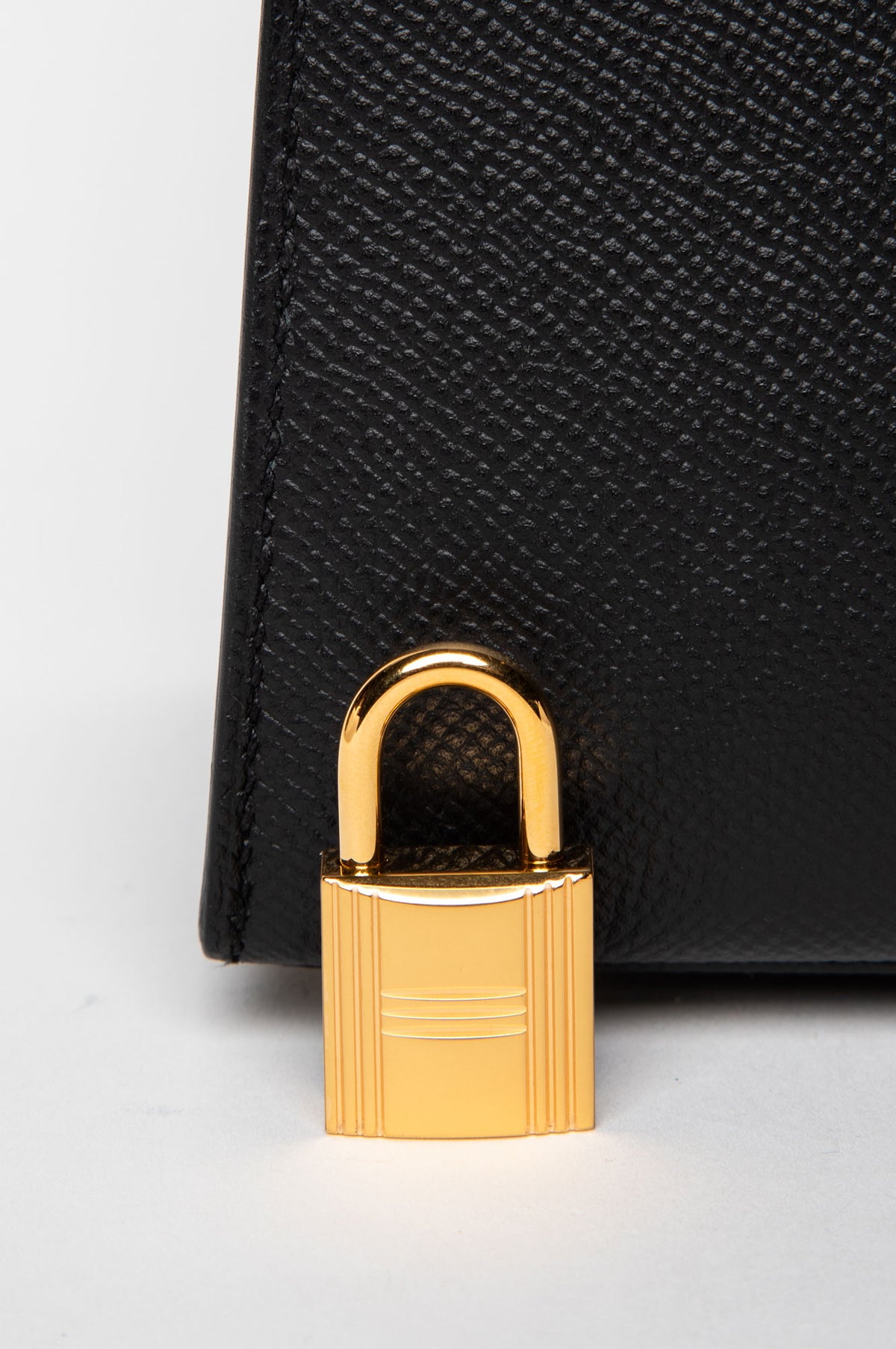 Hermès Noir Epsom Gold Hardware Kelly 18 Stamp D