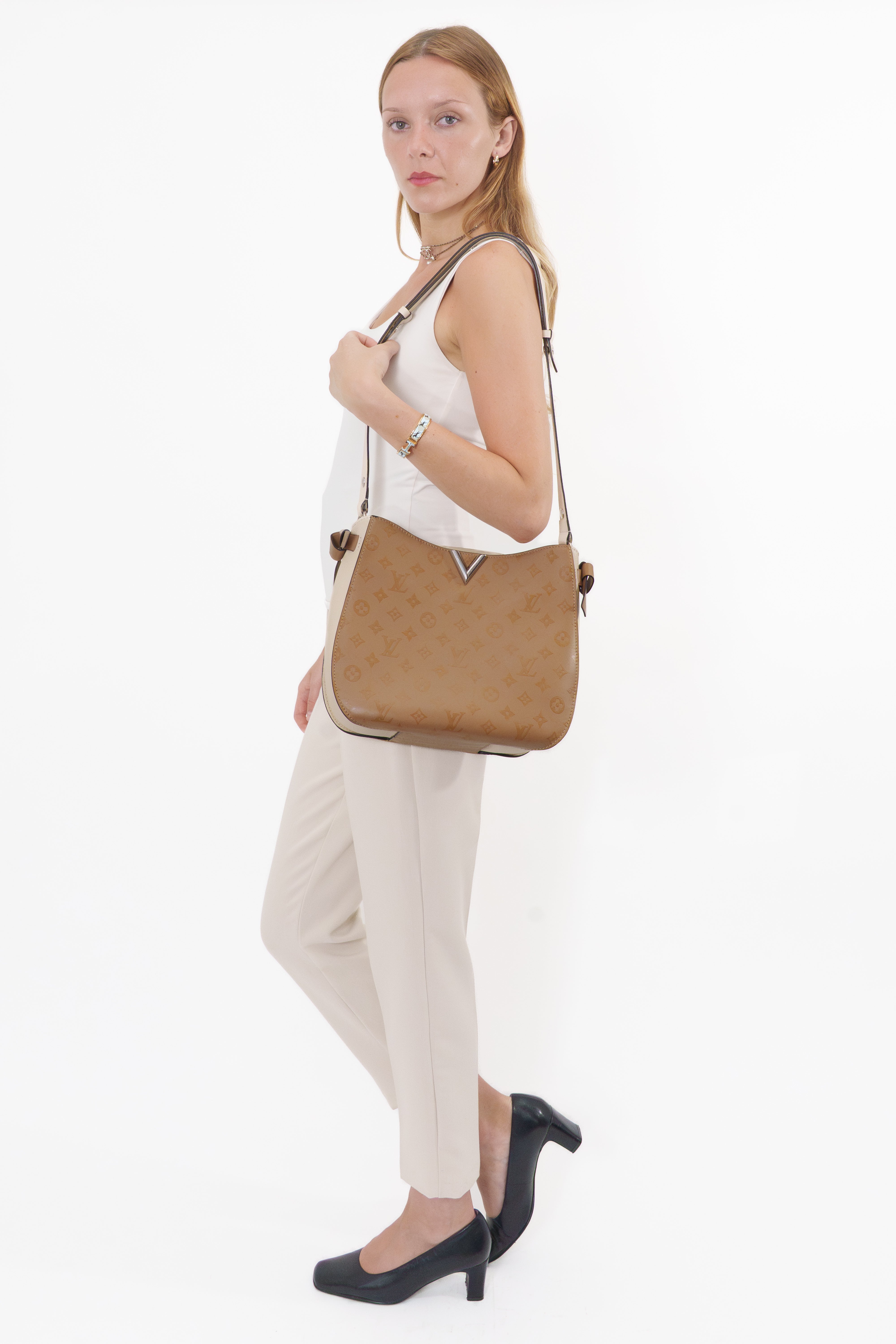 Louis Vuitton Cuir Ecume Very Hobo Bag