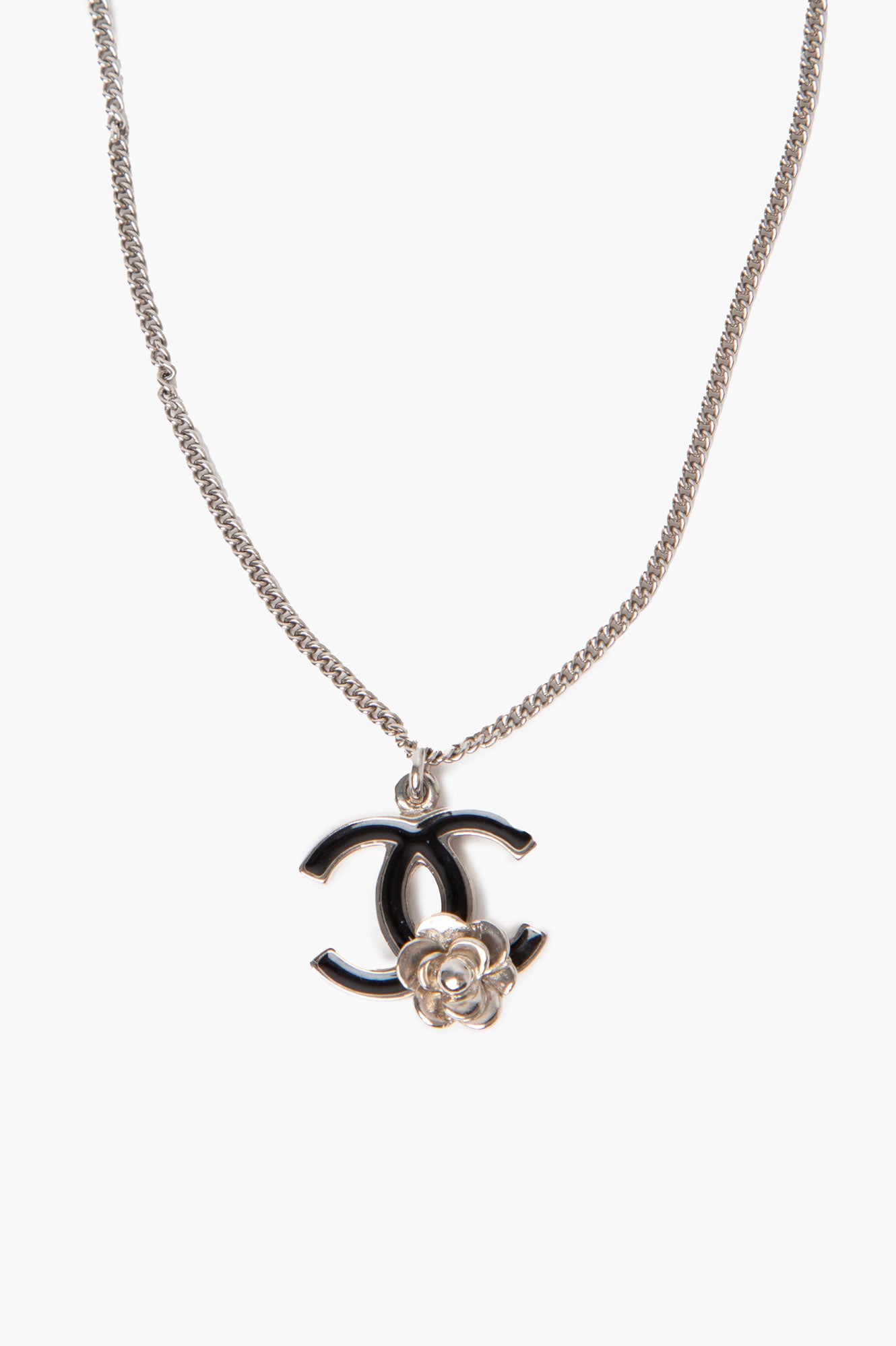 Chanel 07 P Silver-Tone Black Enamel CC Logo Camellia Necklace