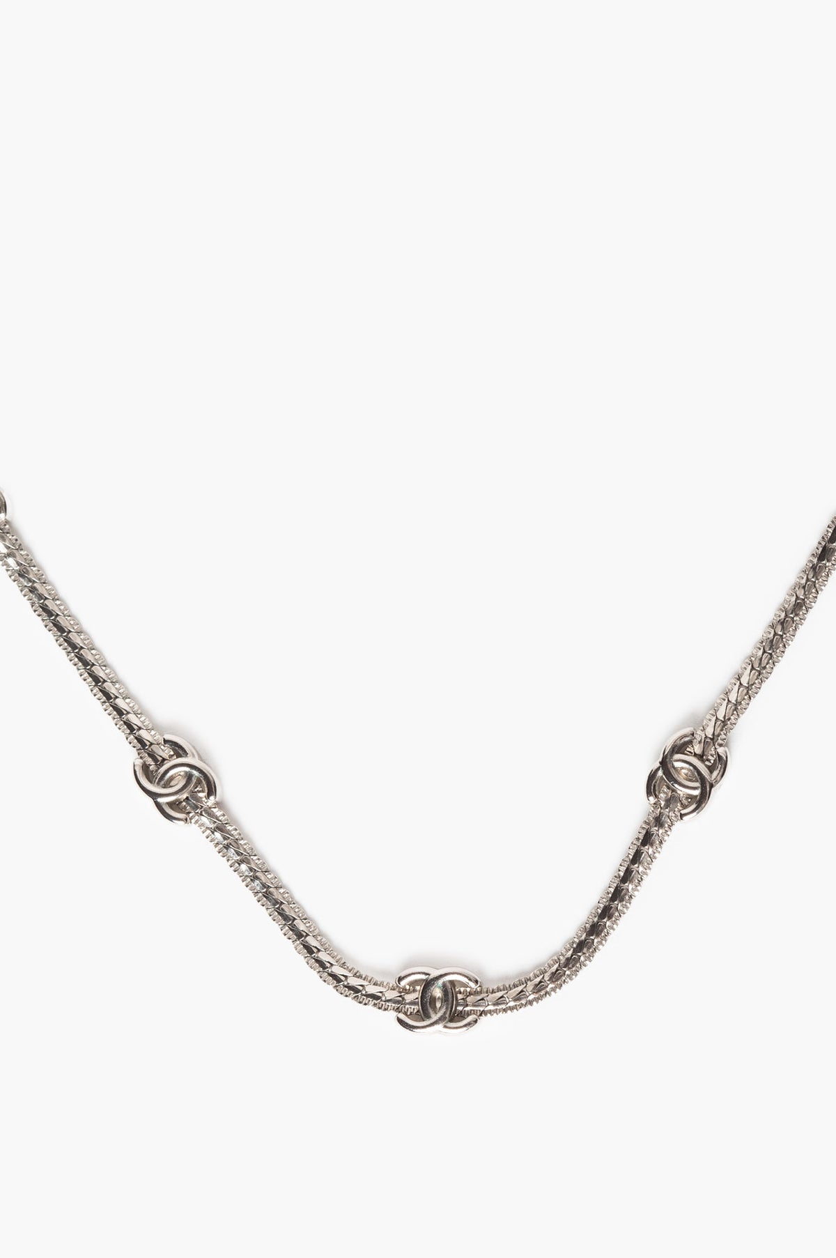 Chanel A25 V 5 Motif Silver-Tone CC Charm Chain Choker