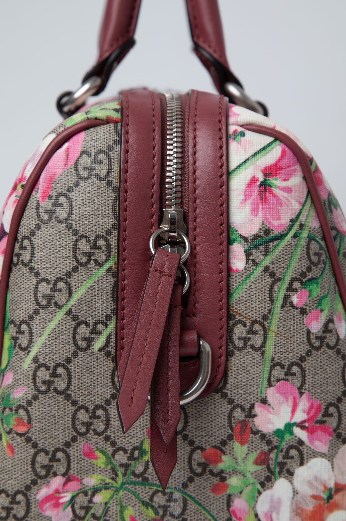 Gucci GG Supreme Blooms Medium Boston Bag  - detail