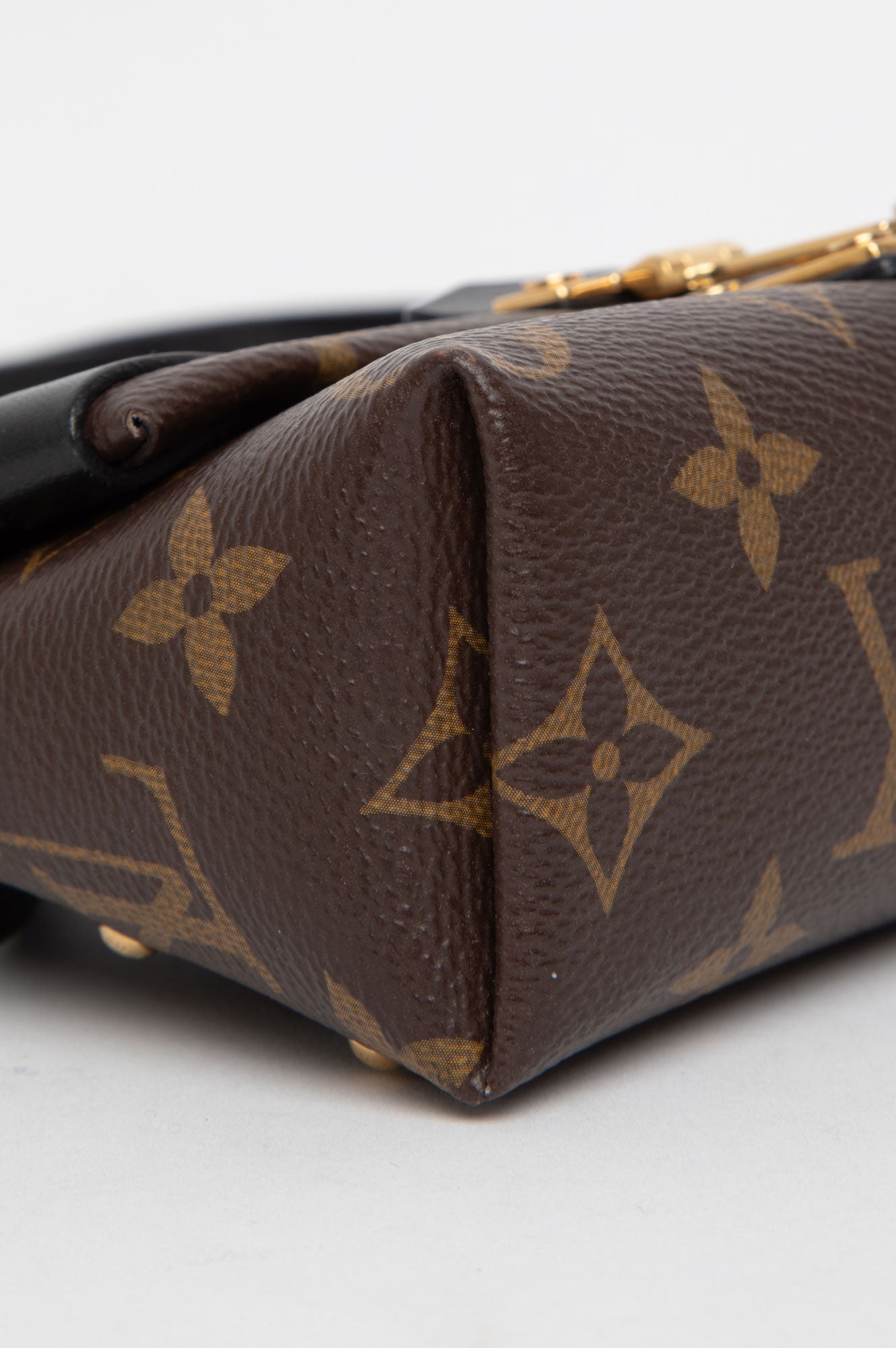 Louis Vuitton Portefeuille Toblerone Triangle Wallet Bag