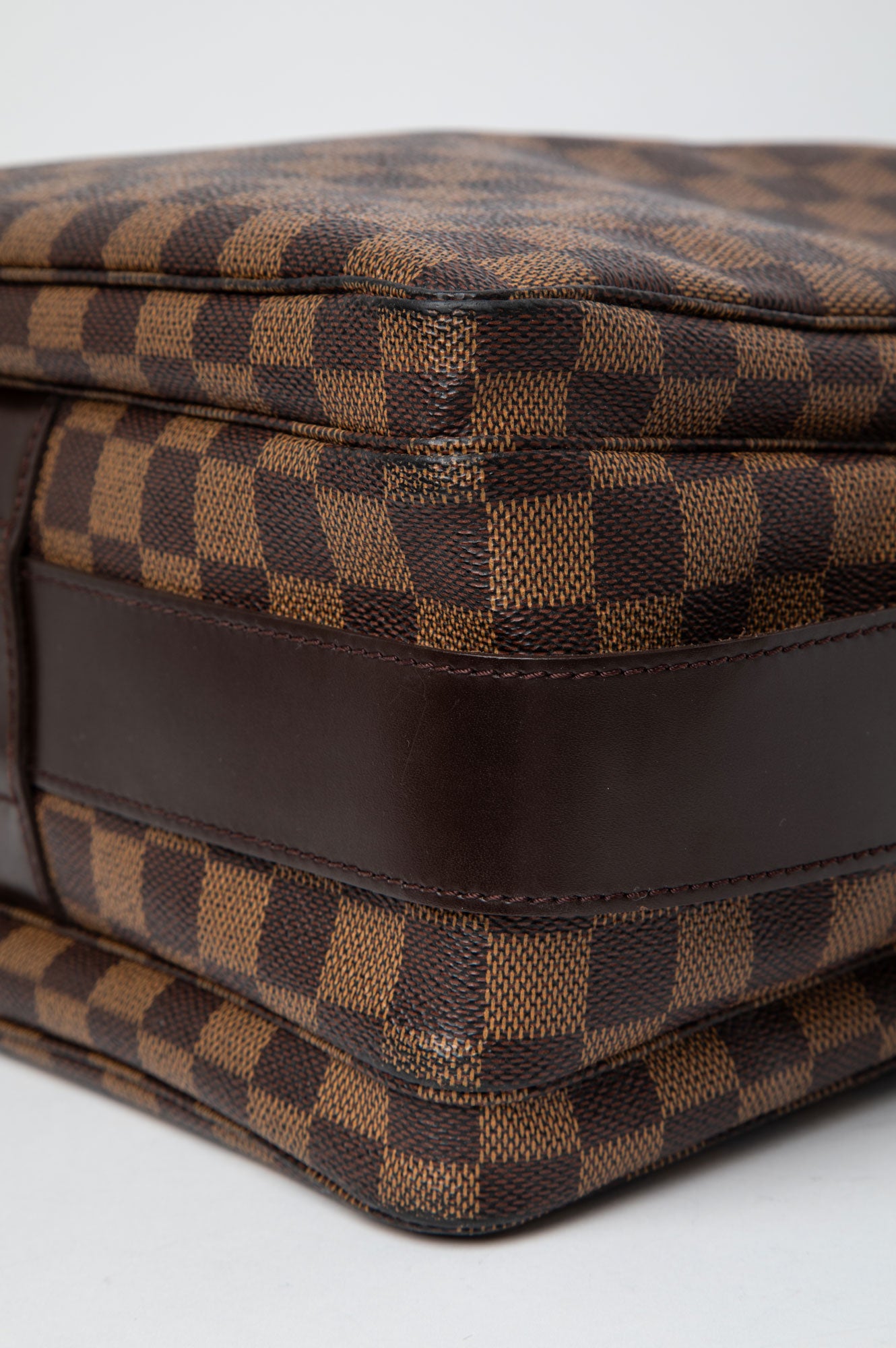 Louis Vuitton Damier Ebene Naviglio Messenger Bag