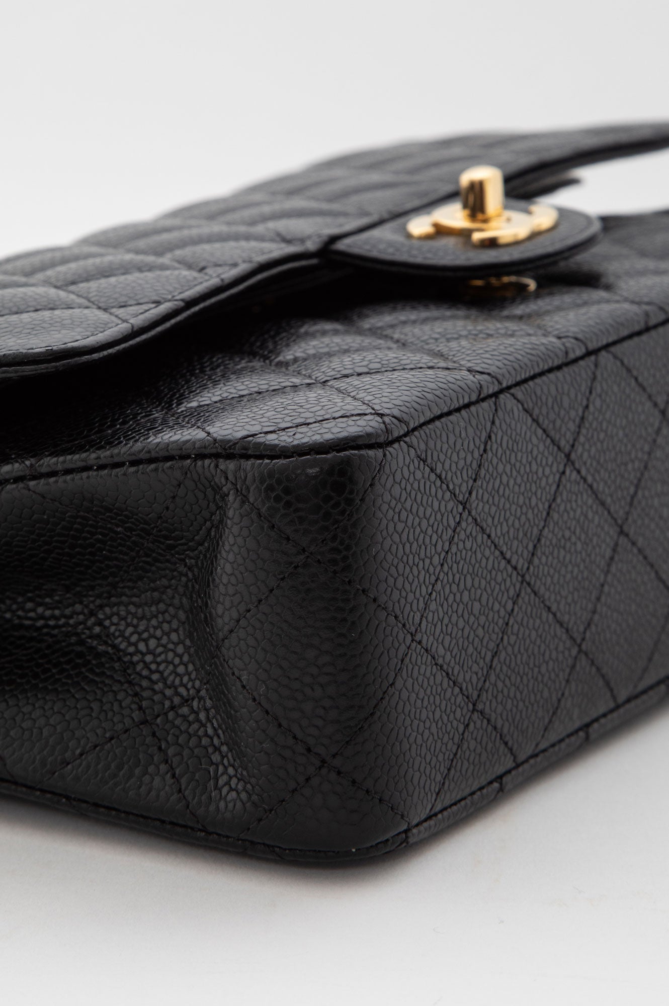 Chanel Black Caviar Medium Classic Double Flap GHW