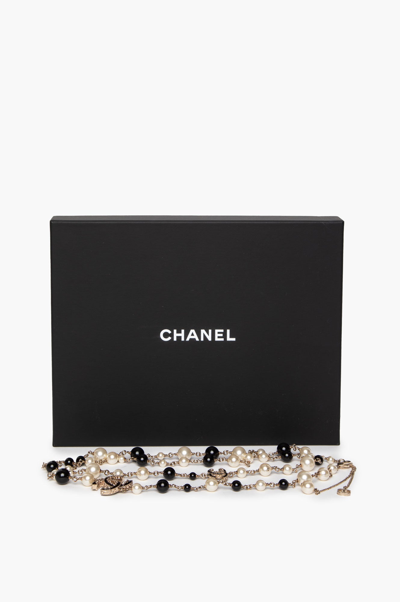 Chanel Faux Pearl Black/White Gold Plated CC Necklace