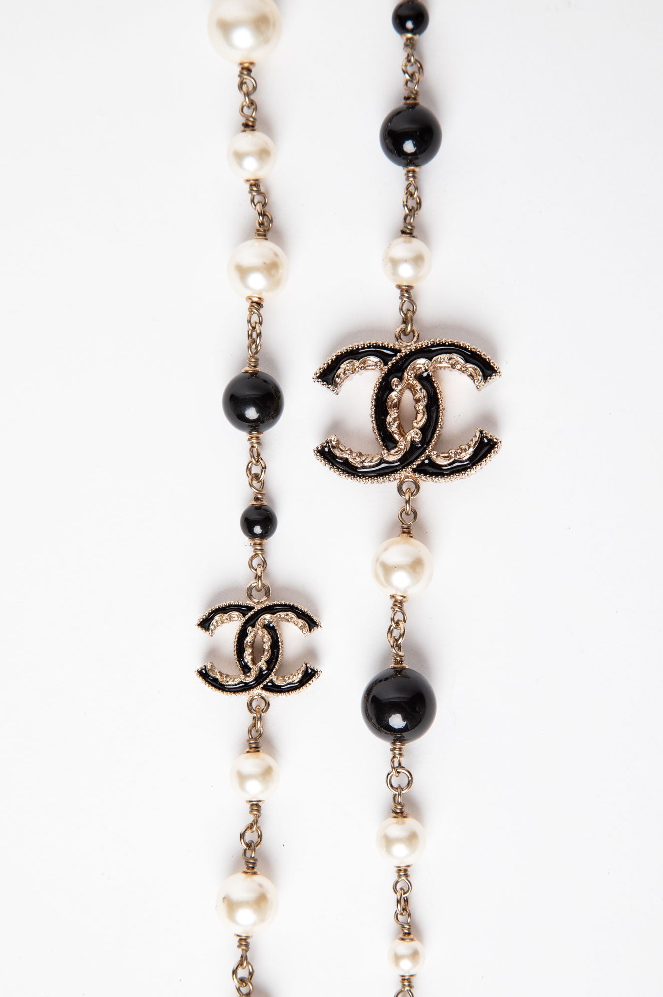 Chanel Faux Pearl Black/White Gold Plated CC Necklace