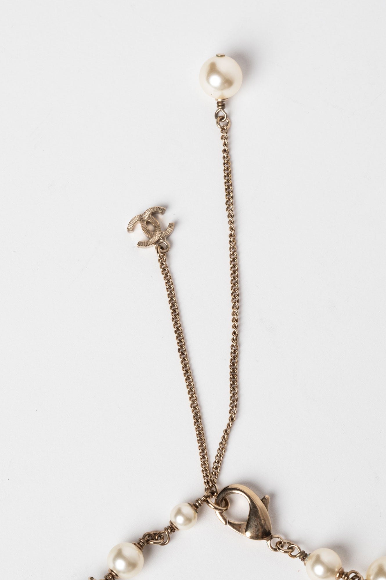 Chanel Faux Pearl Black/White Gold Plated CC Necklace
