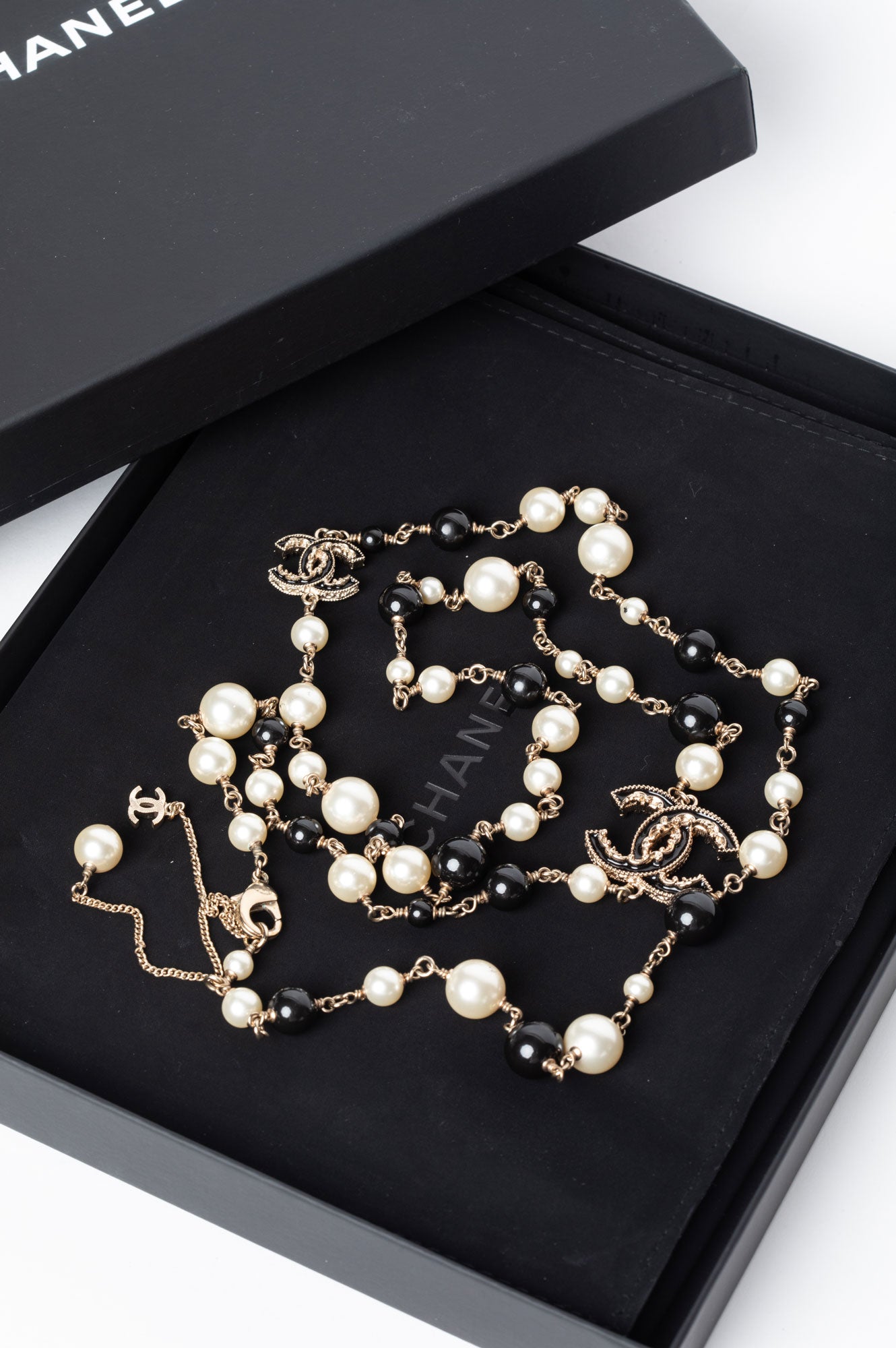 Chanel Faux Pearl Black/White Gold Plated CC Necklace