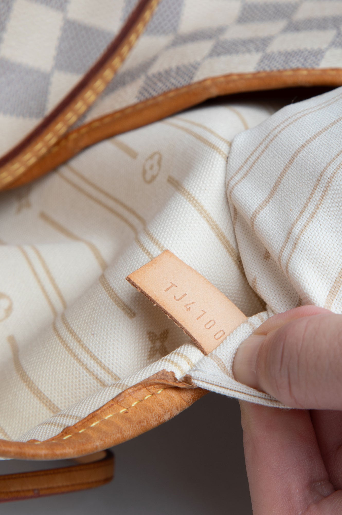 Louis Vuitton Damier Azur Neverfull Size GM