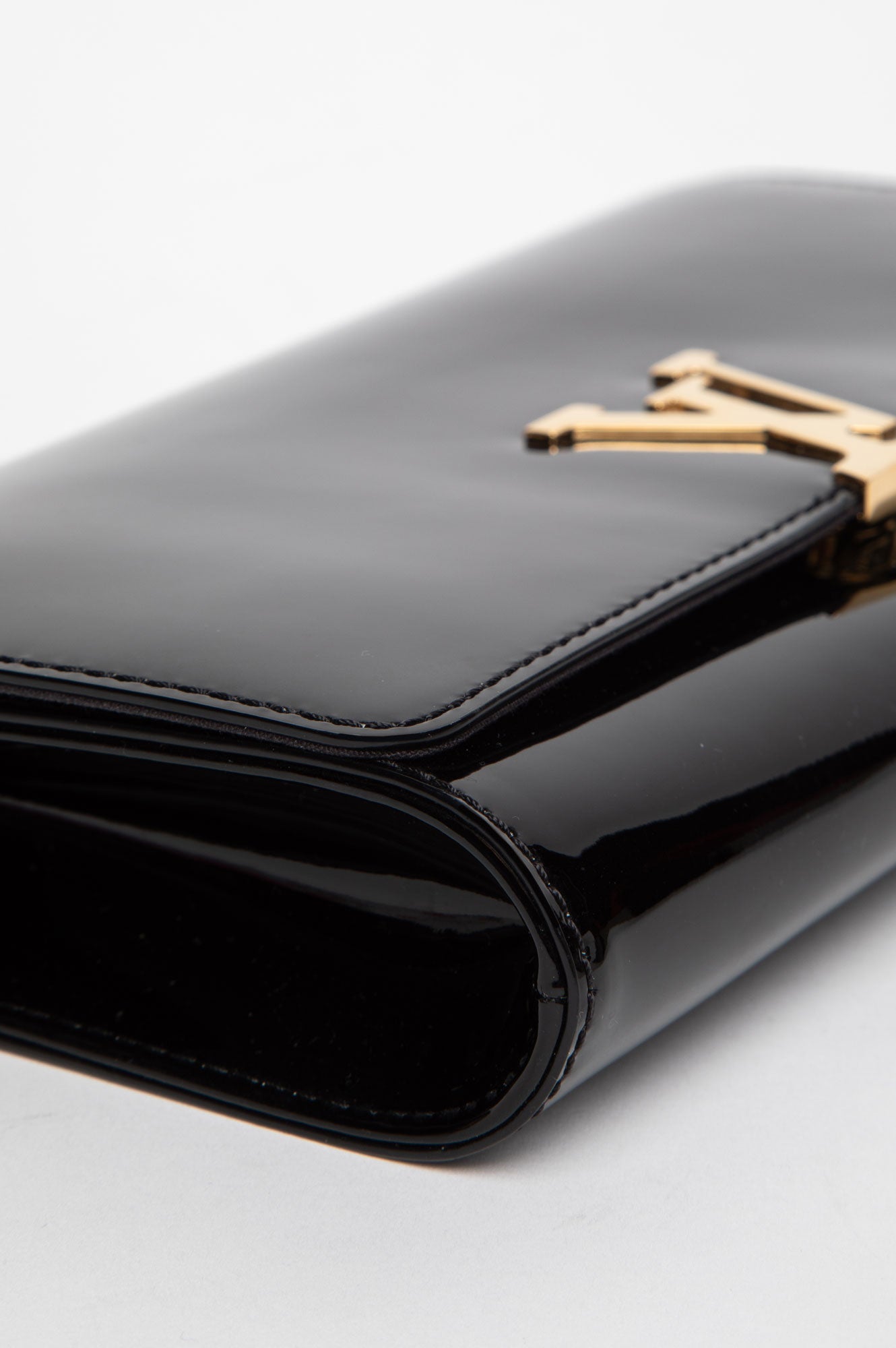 Louis Vuitton Black Vernis GHW Logo Louise Clutch