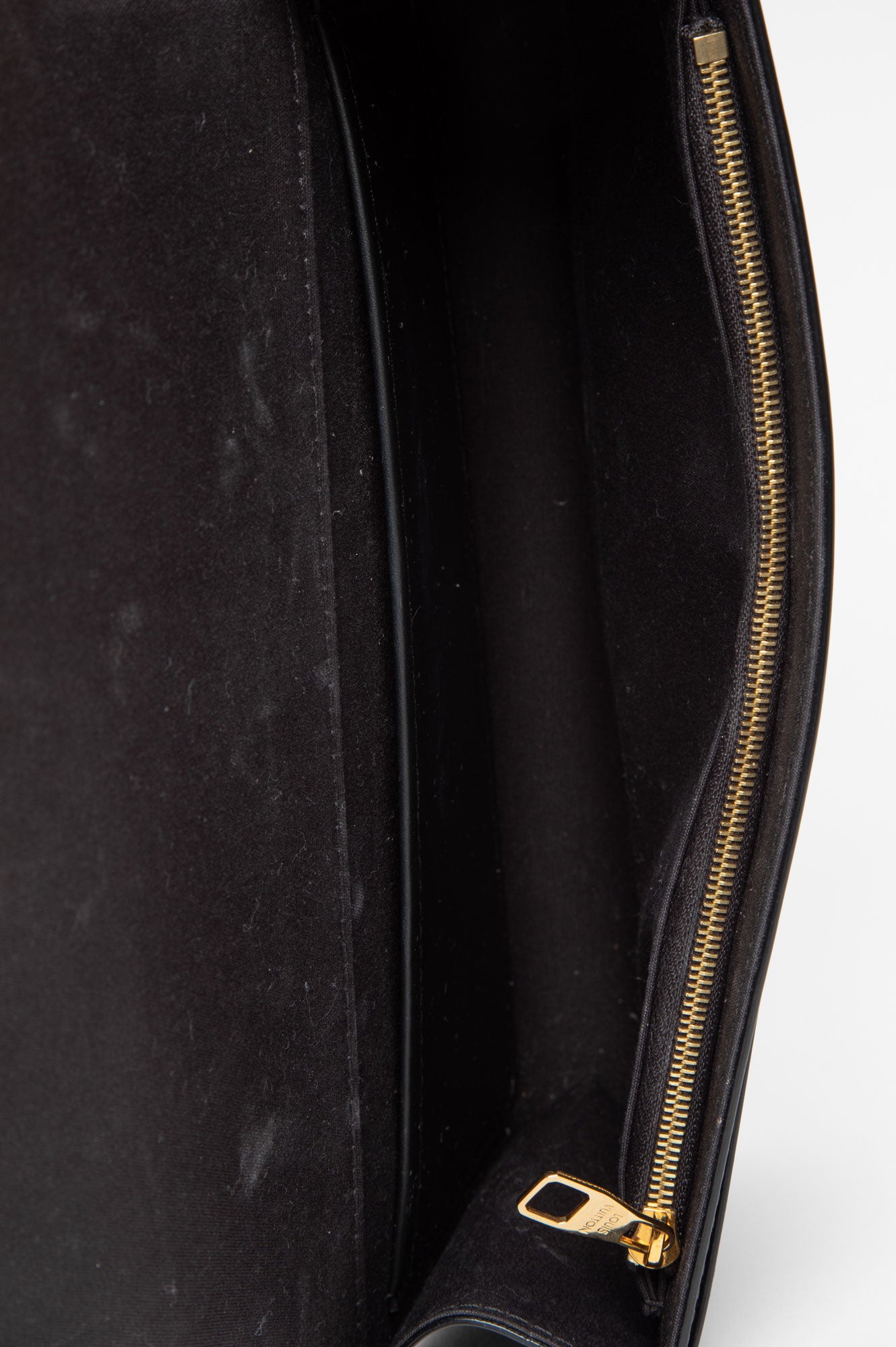 Louis Vuitton Black Vernis GHW Logo Louise Clutch