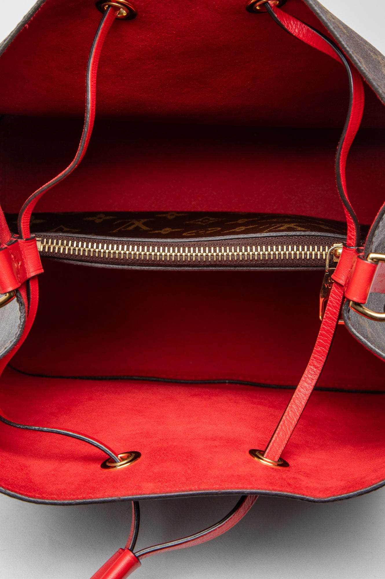 Louis Vuitton Neo Noe Brown Monogram/Red