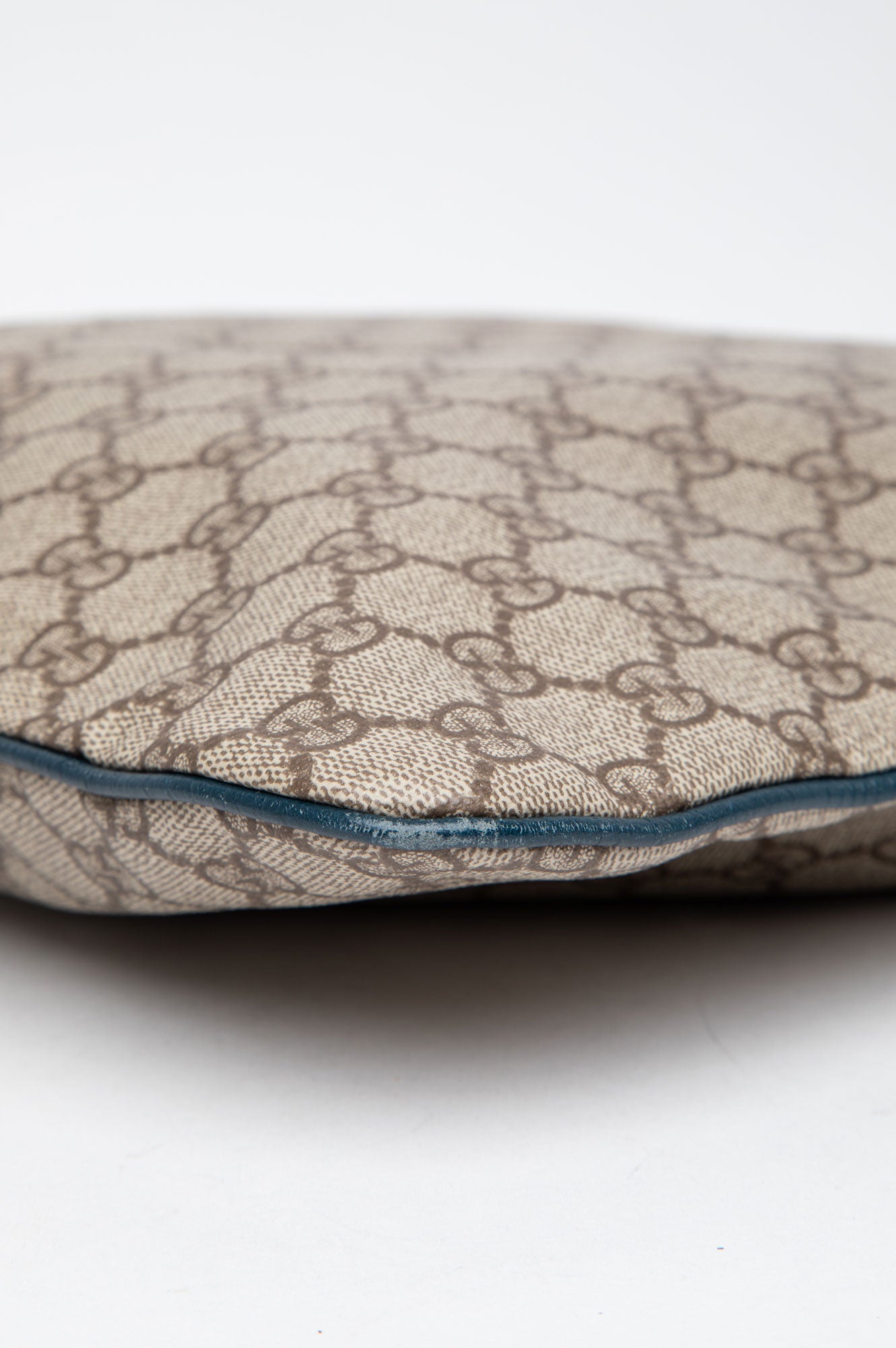 Gucci GG Supreme Flat Vertical Tote